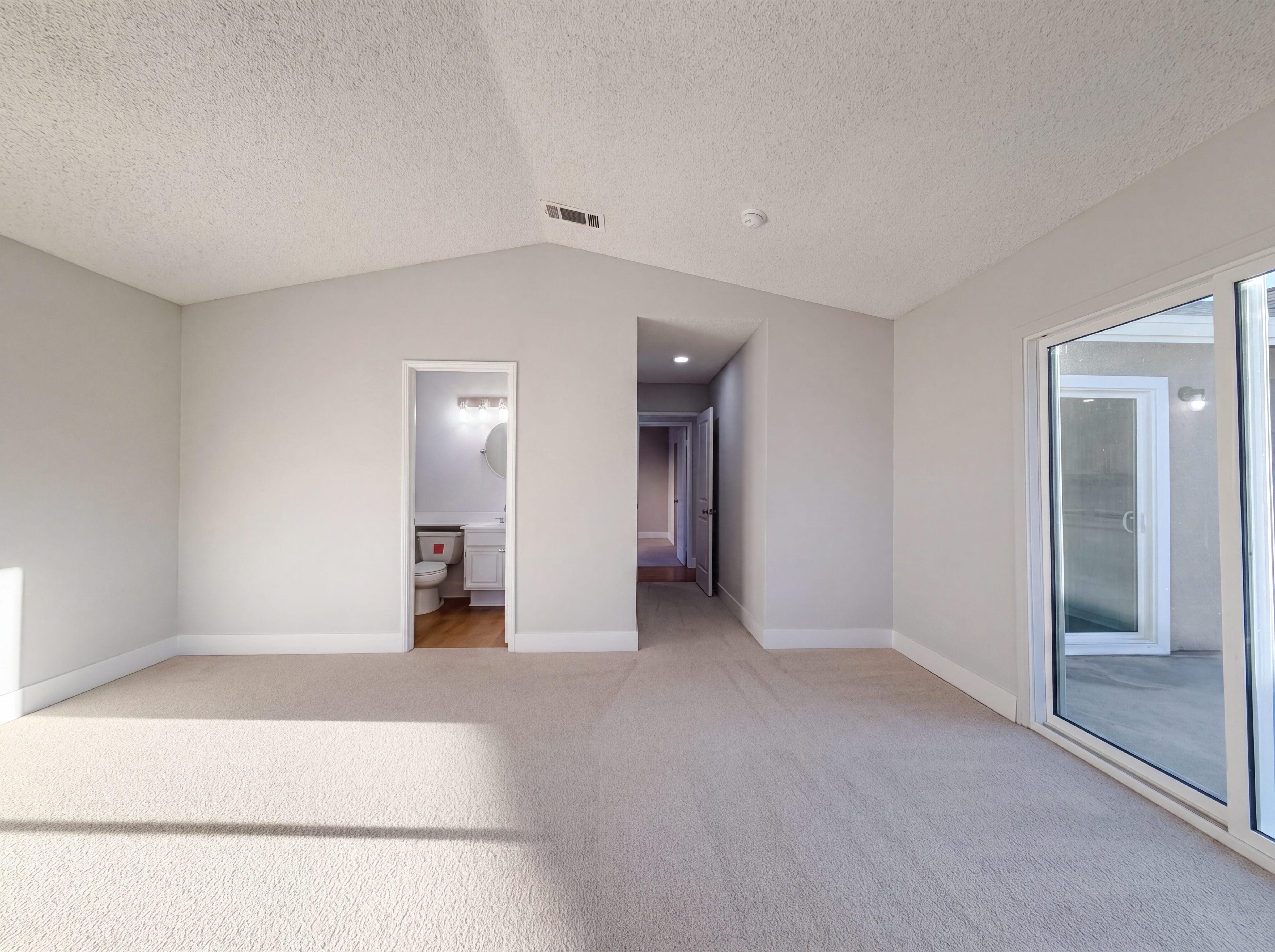 Photo 4 of 23 of 2553 E Avenue J4, Lancaster, CA