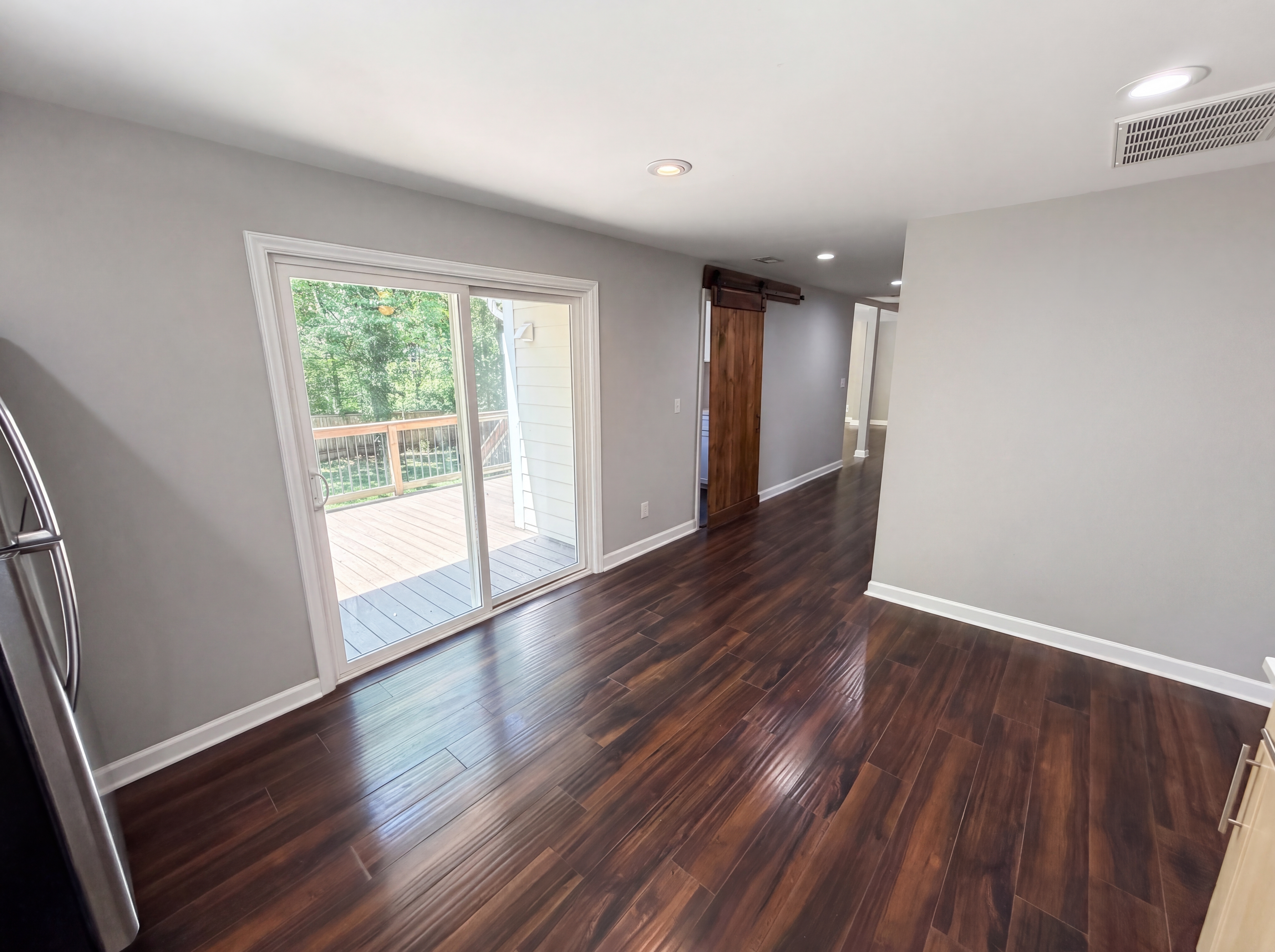 Photo 8 of 31 of 1322 Carolyn Dr, Charlotte, NC
