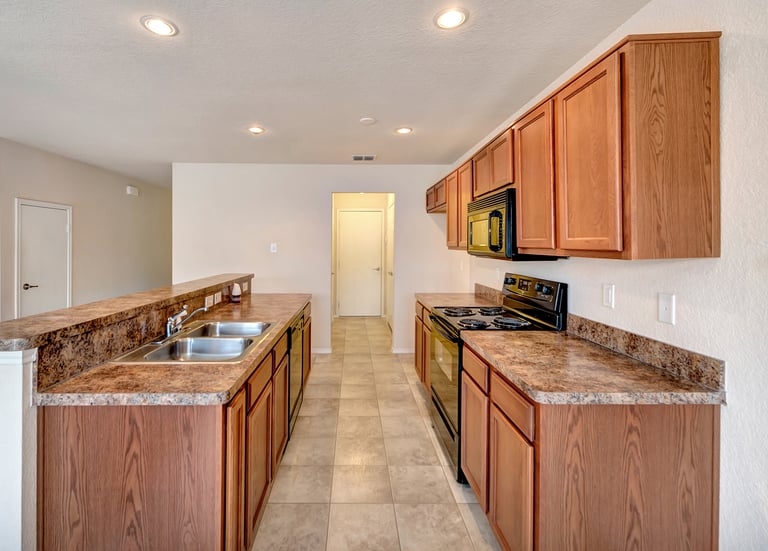 Photo 5 of 20 - 10731 Deauville Dr, Fort Worth, TX 76108