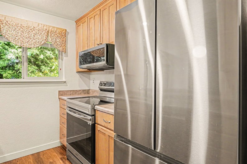 Property photo 2 of 8033 145th Ave NE