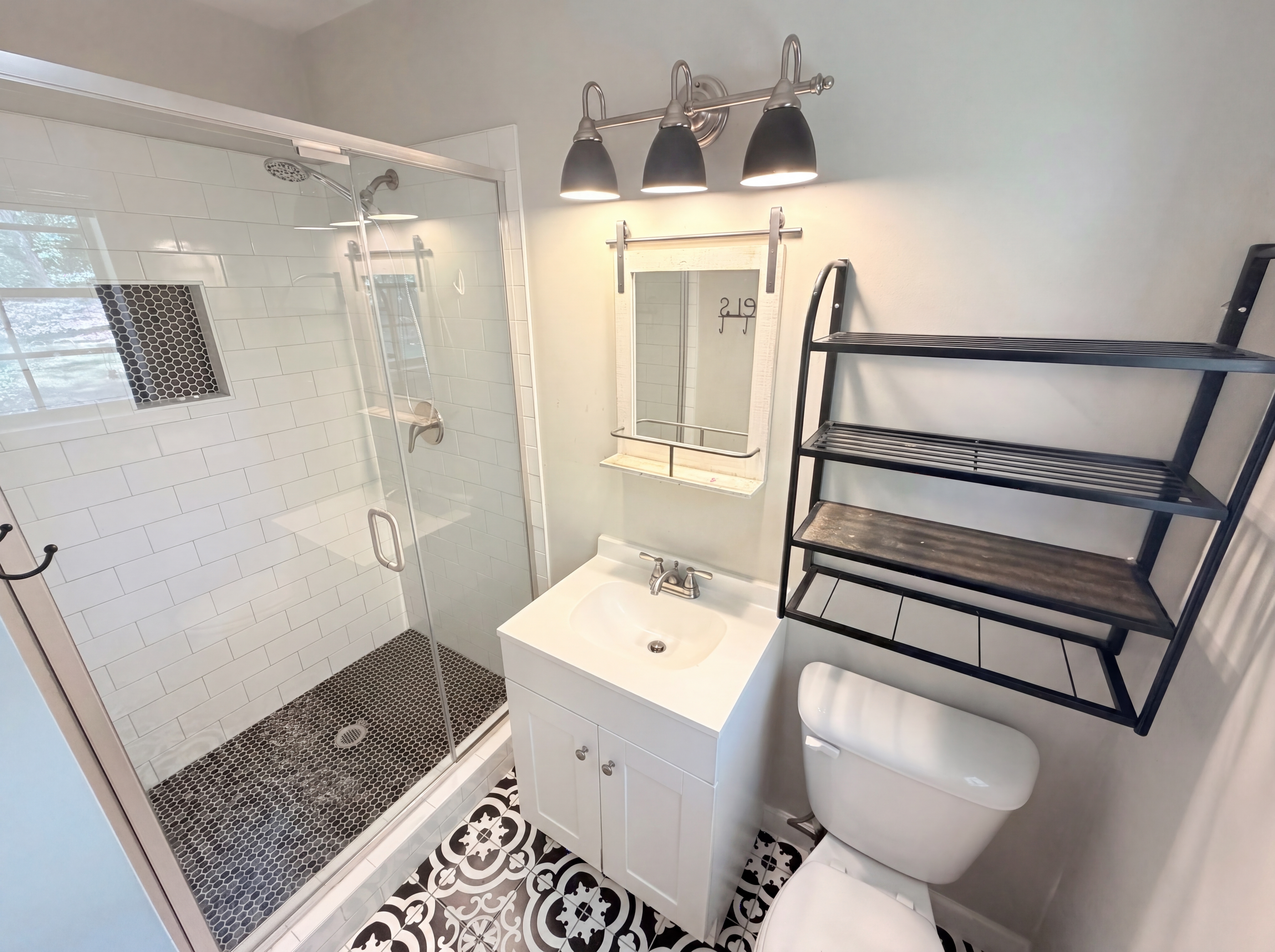 Photo 17 of 24 of 4134 Fawn Ln SE, Smyrna, GA