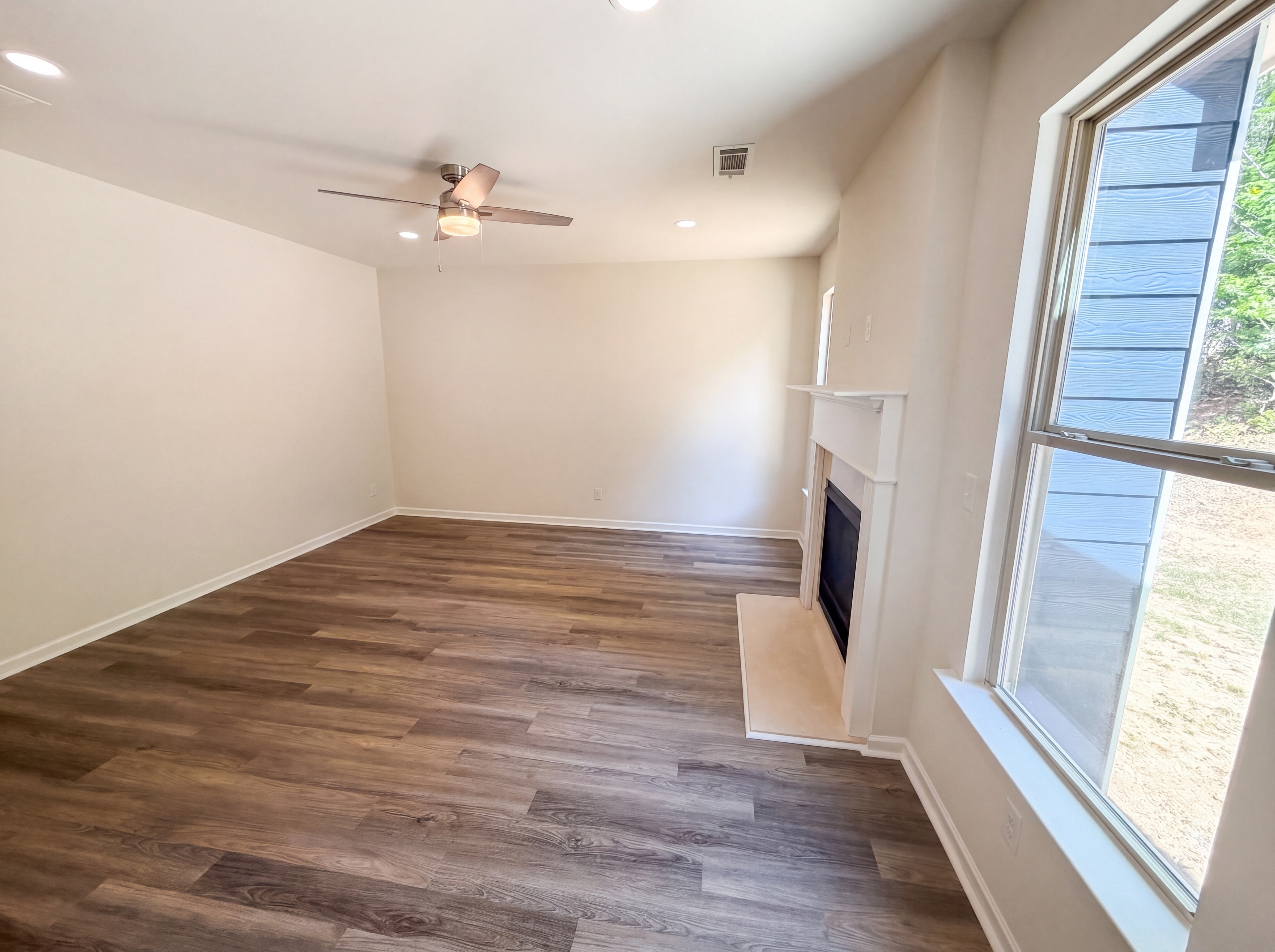 Photo 8 of 22 of 5049 Saphire Ct, Douglasville, GA