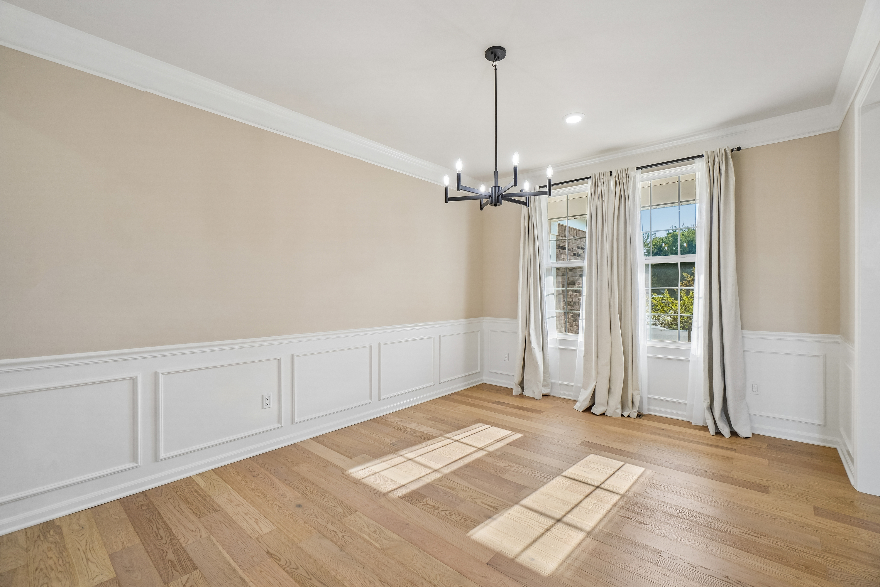 Photo 33 of 61 of 20942 Torbay Dr, Northville, MI
