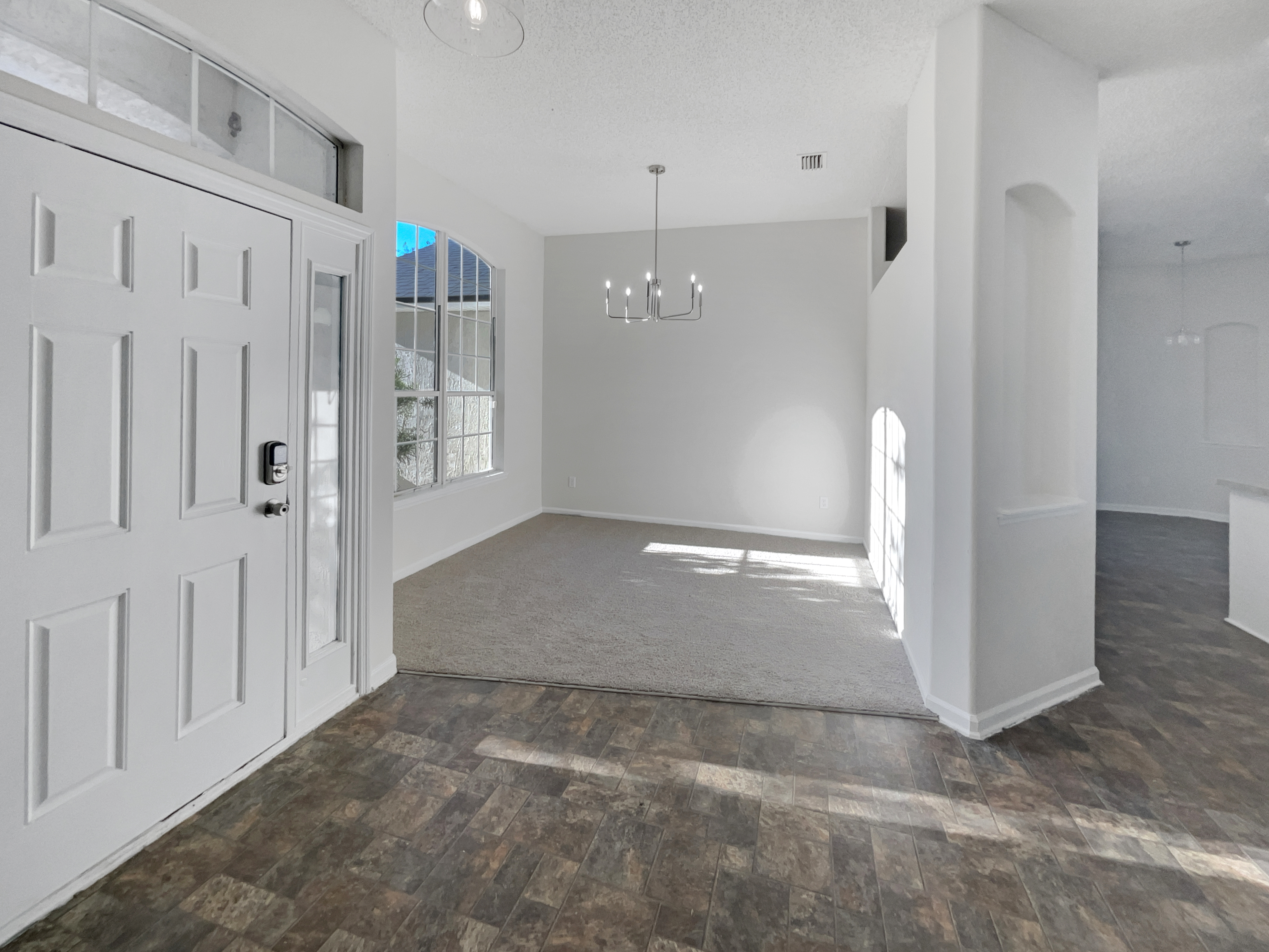 Photo 8 of 18 of 6891 Clinton Corners Dr W, Jacksonville, FL