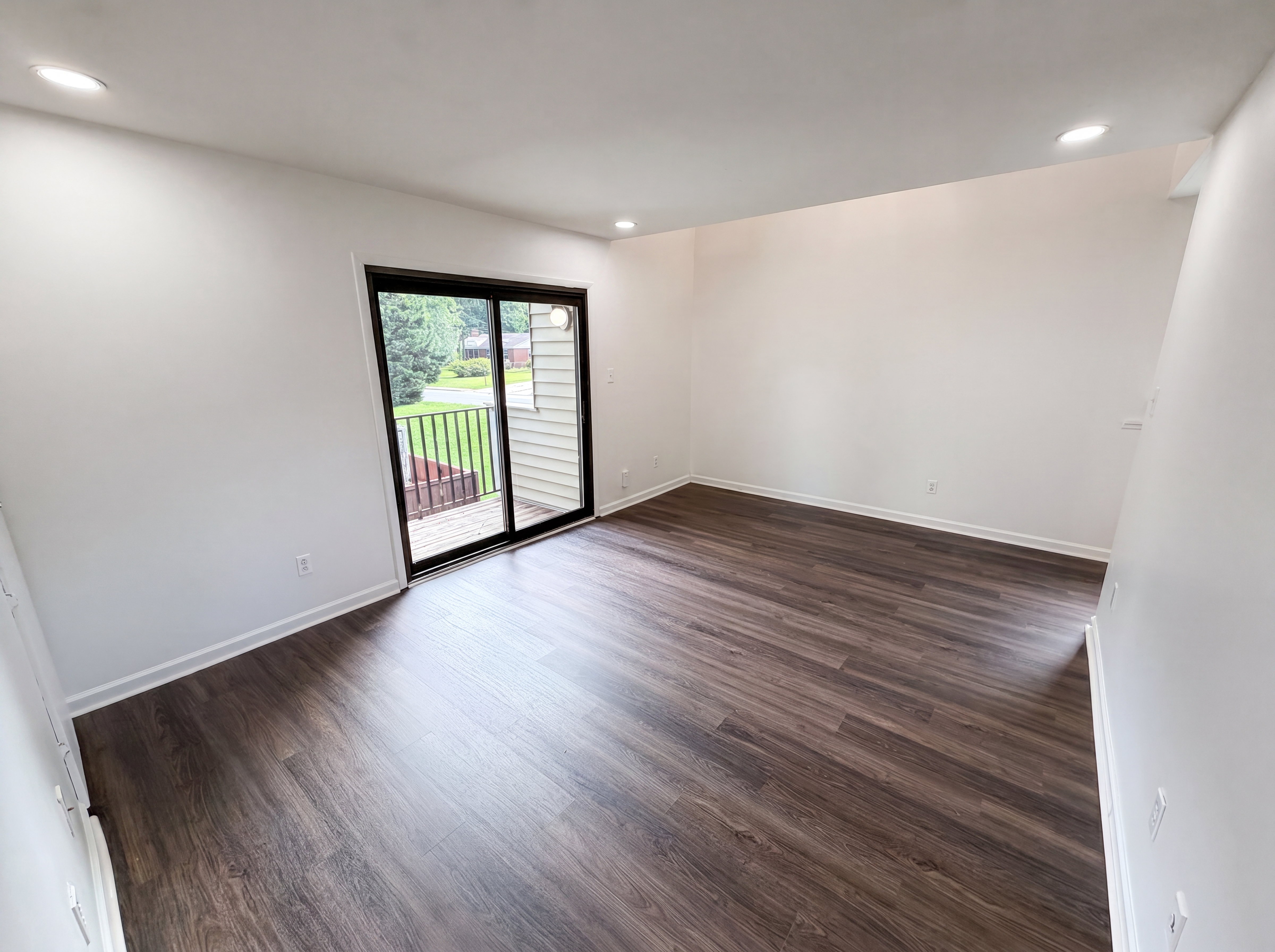 Photo 3 of 20 of 1625 Merry Oaks Rd, Charlotte, NC