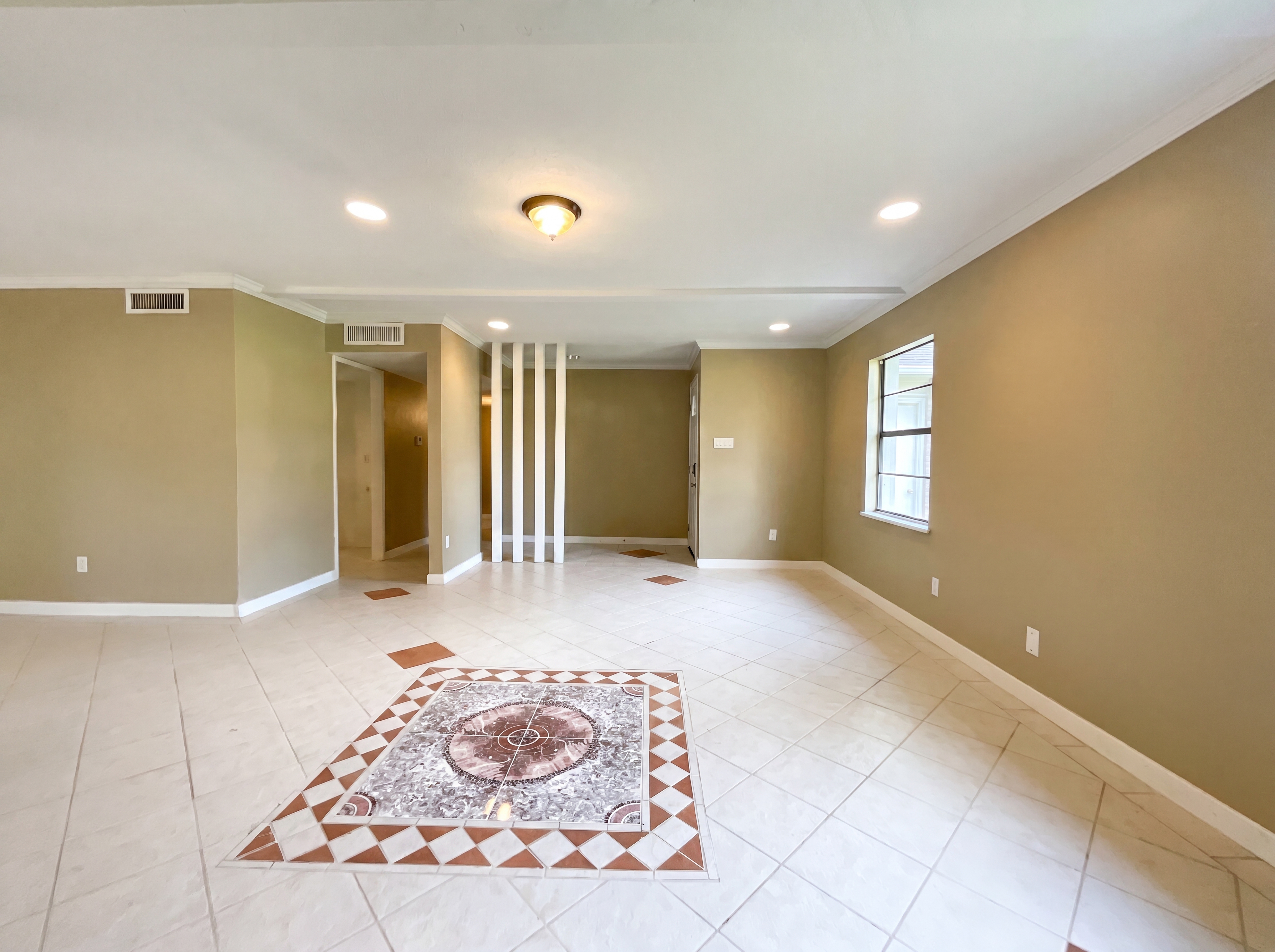 Photo 8 of 16 of 22831 Millgate Dr, Spring, TX