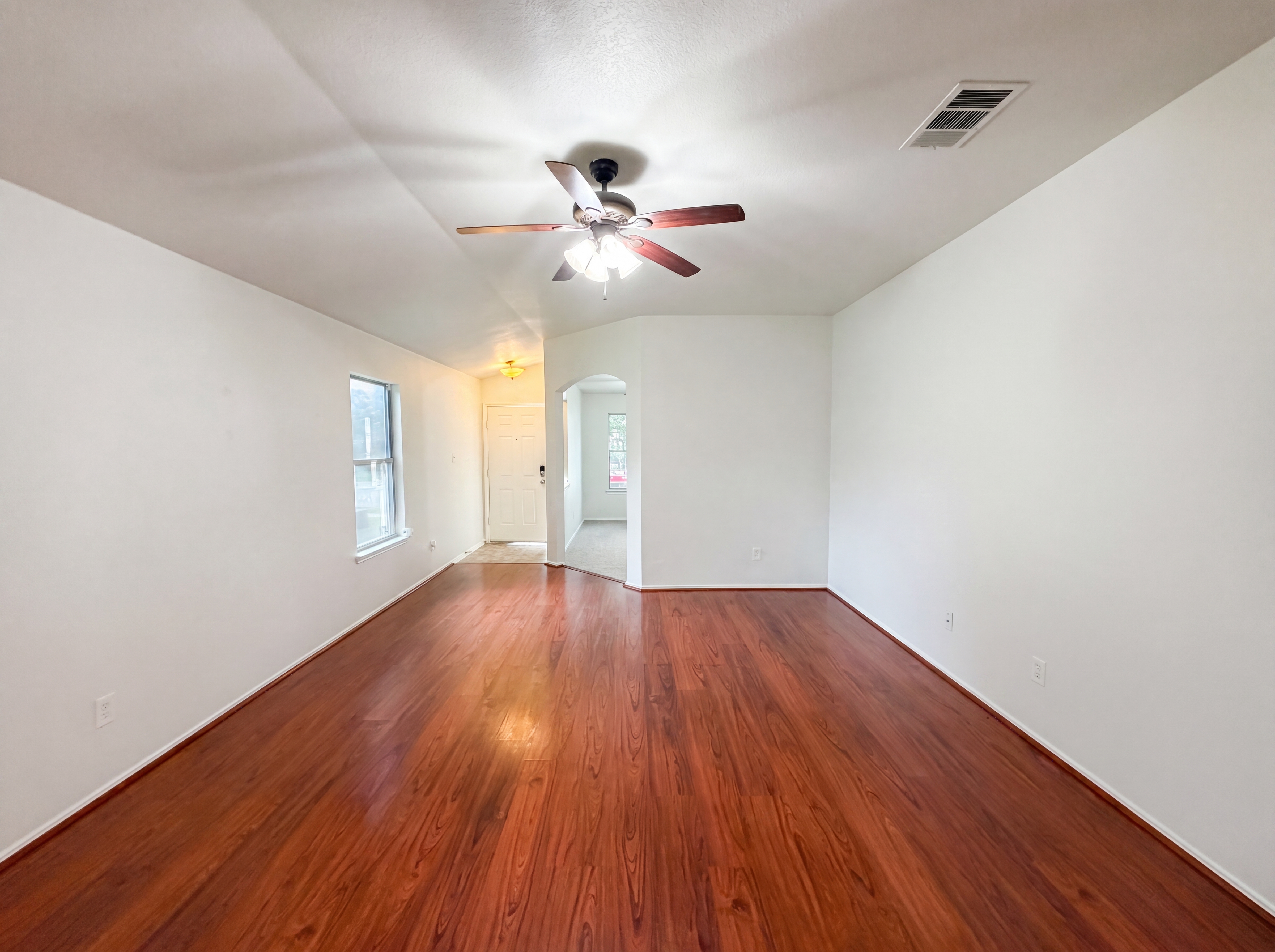 Photo 8 of 16 of 413 E Vega Ln, Killeen, TX