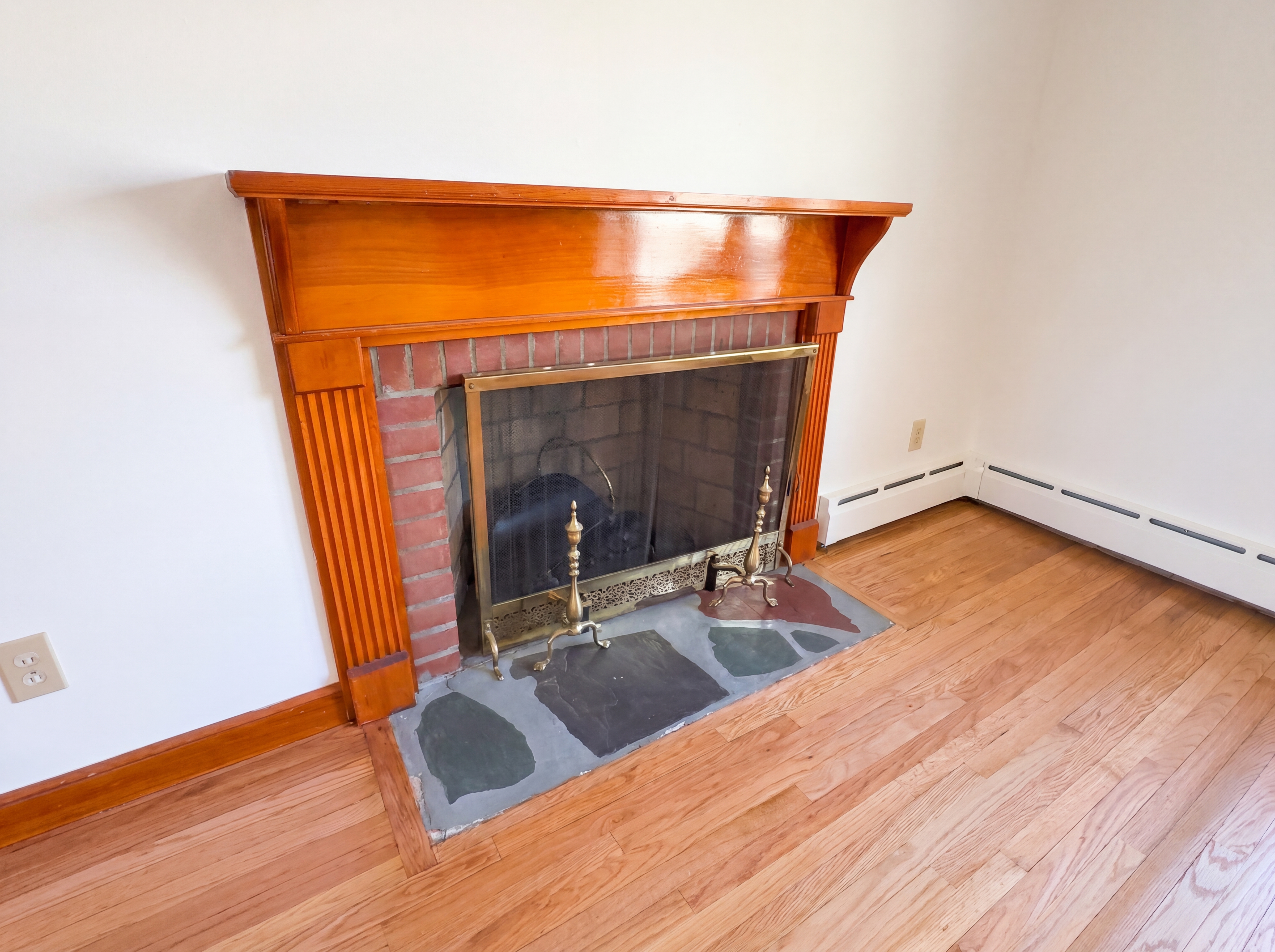 Photo 6 of 17 of 41 Hicks St, Chicopee, MA