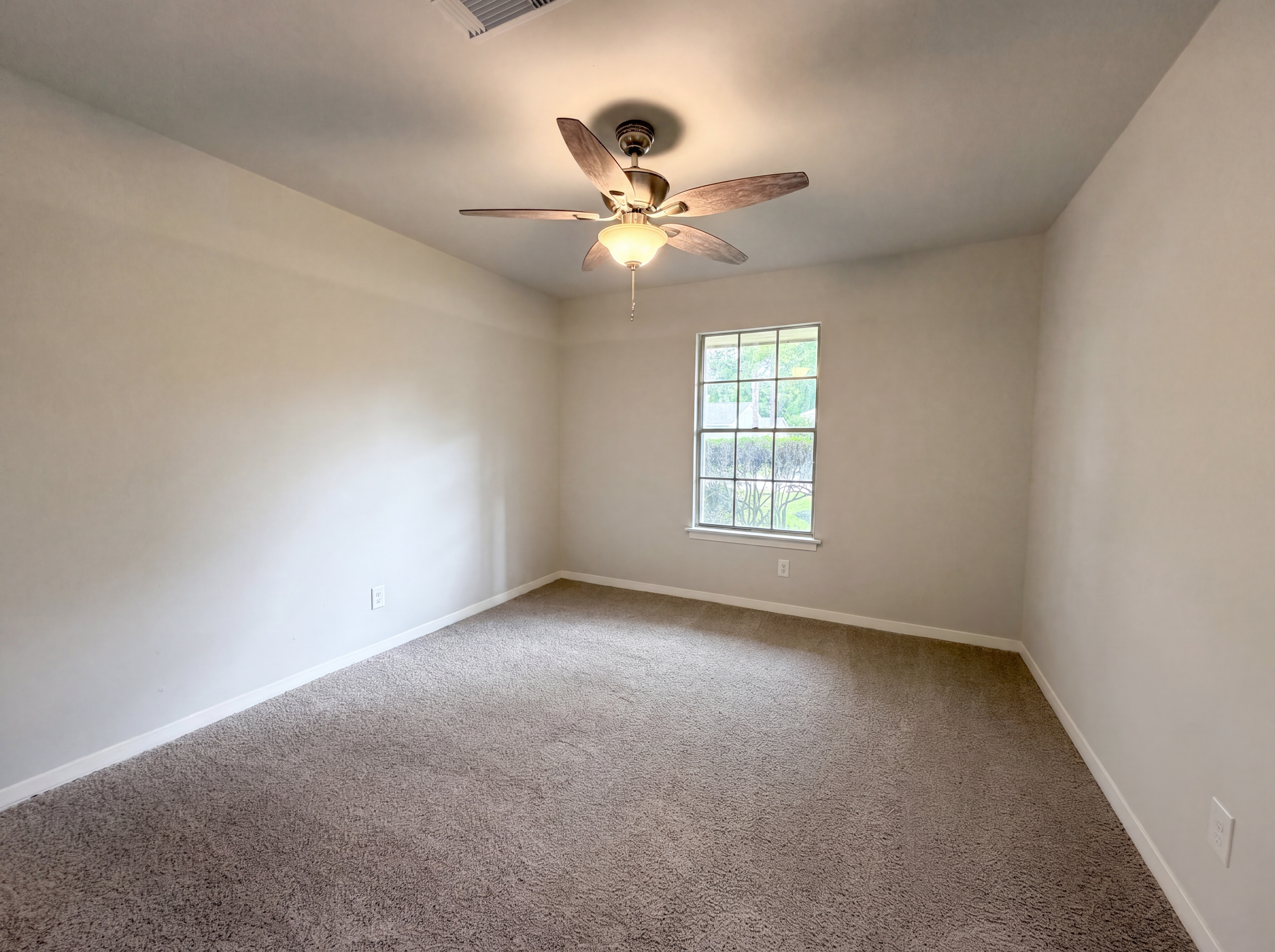 Photo 10 of 17 of 9603 Highmeadow Dr, Houston, TX