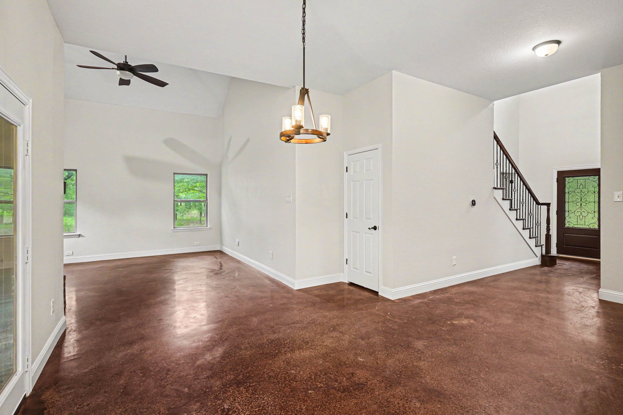 Photo 7 of 19 of 2190 County Road 2027, Glen Rose, TX