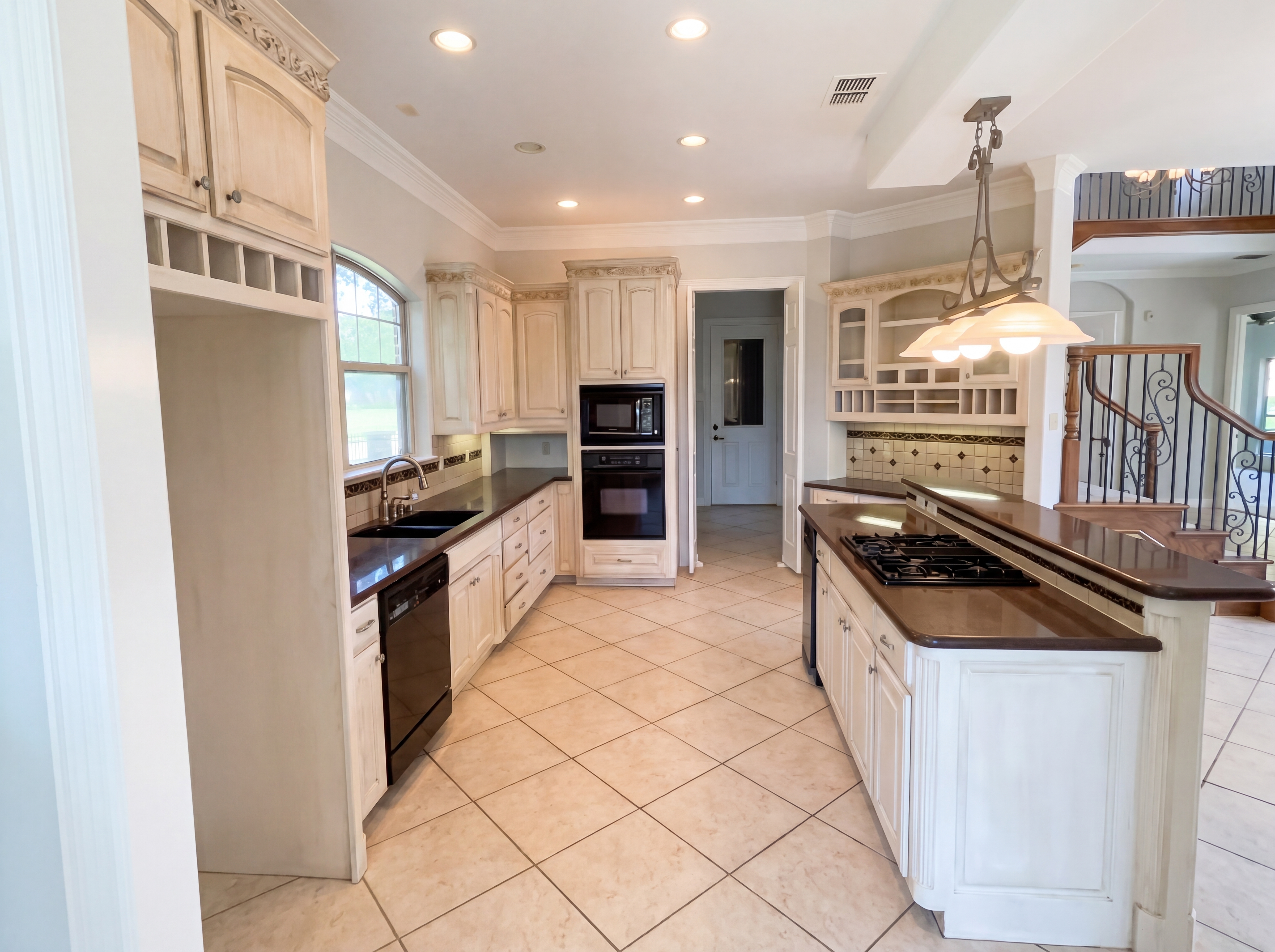 Photo 32 of 38 of 4201 Bluff View Dr, Granbury, TX