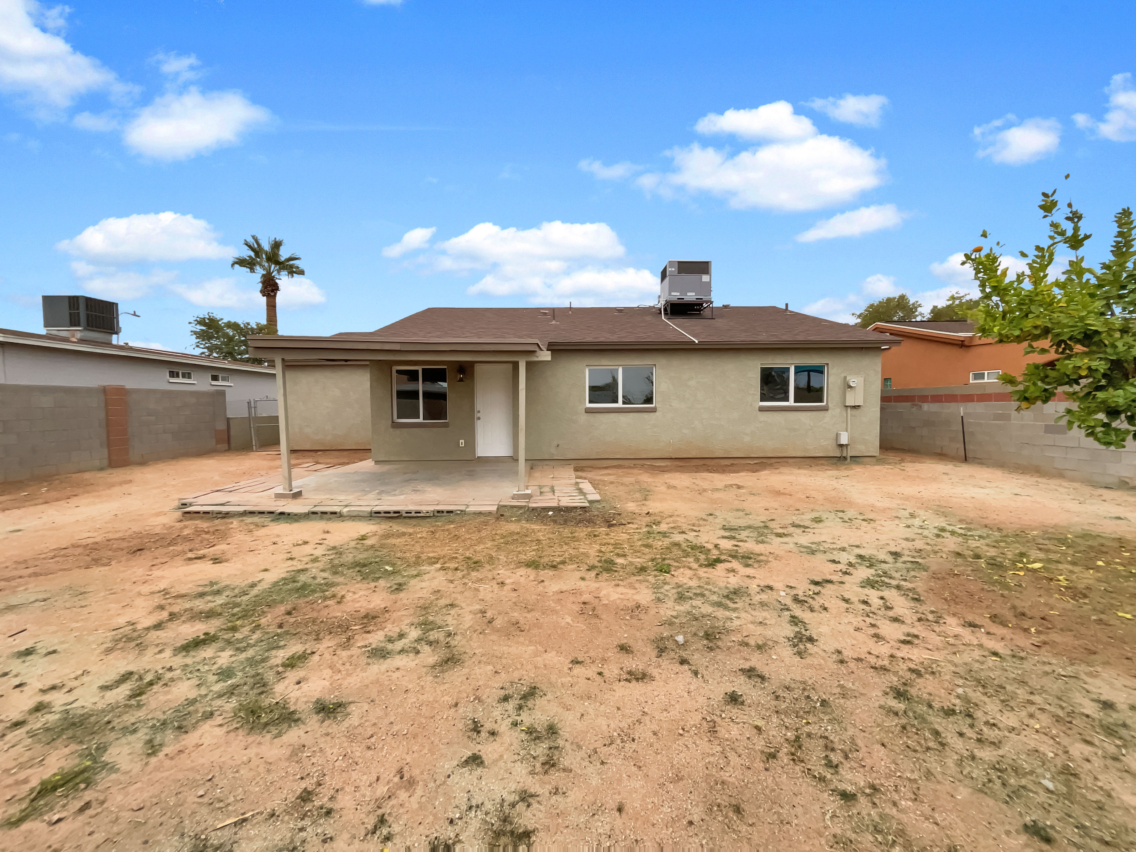 Photo 5 of 17 of 1838 W Alta Vista Rd, Phoenix, AZ