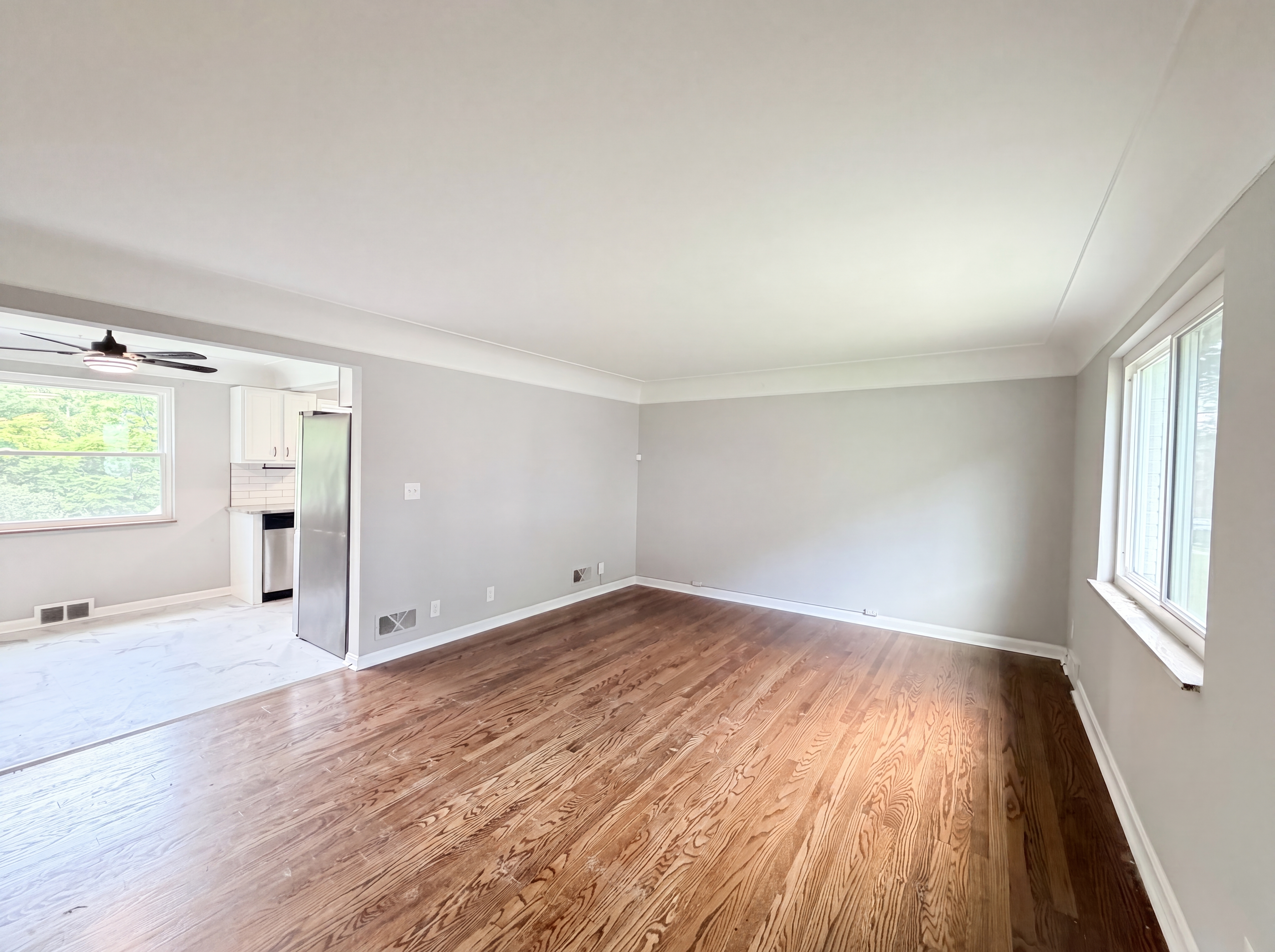 Photo 5 of 25 of 577 Lowell Ave, Cincinnati, OH