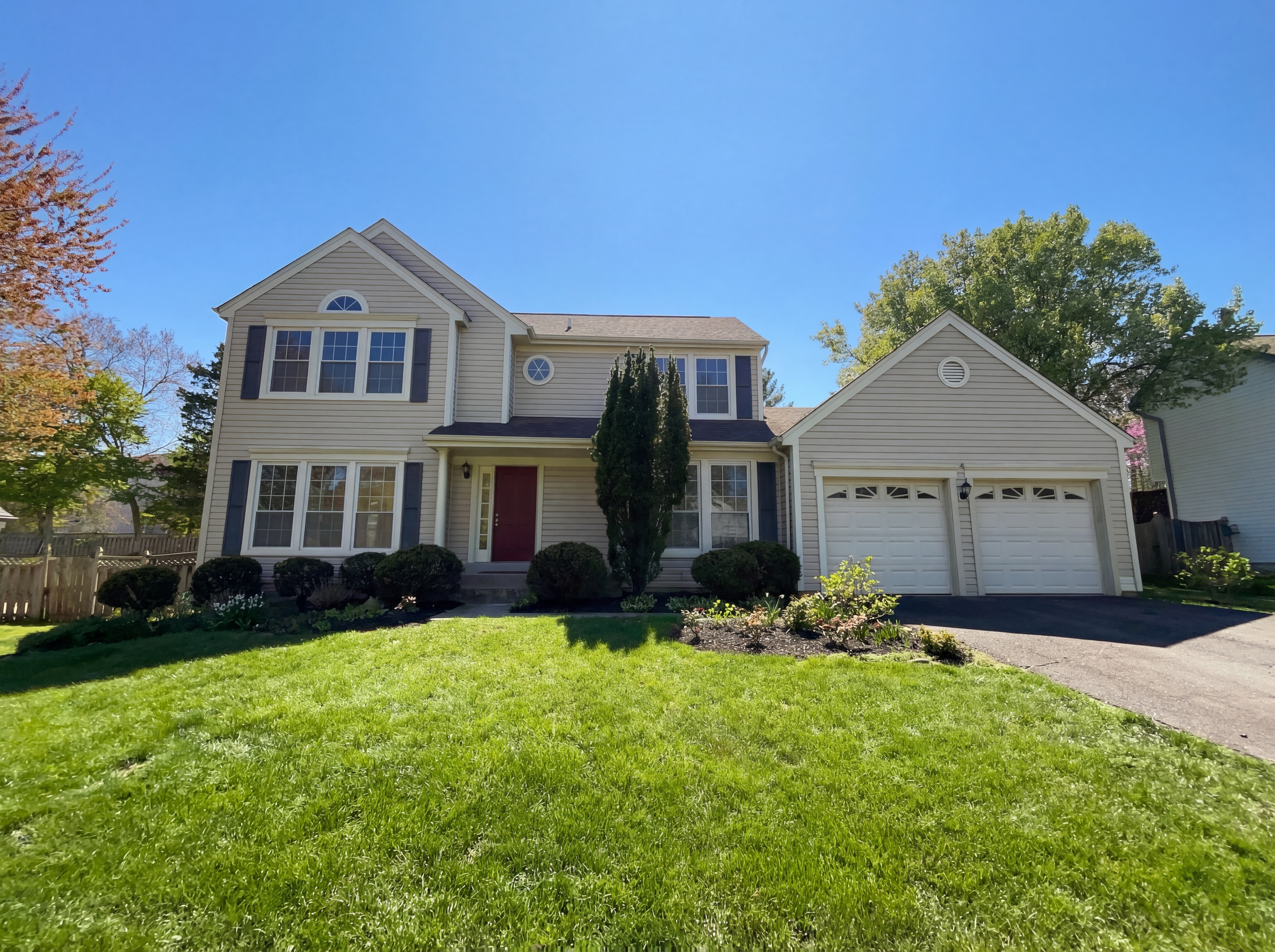 Photo 8 of 48 of 13907 Castle Ct, Chantilly, VA