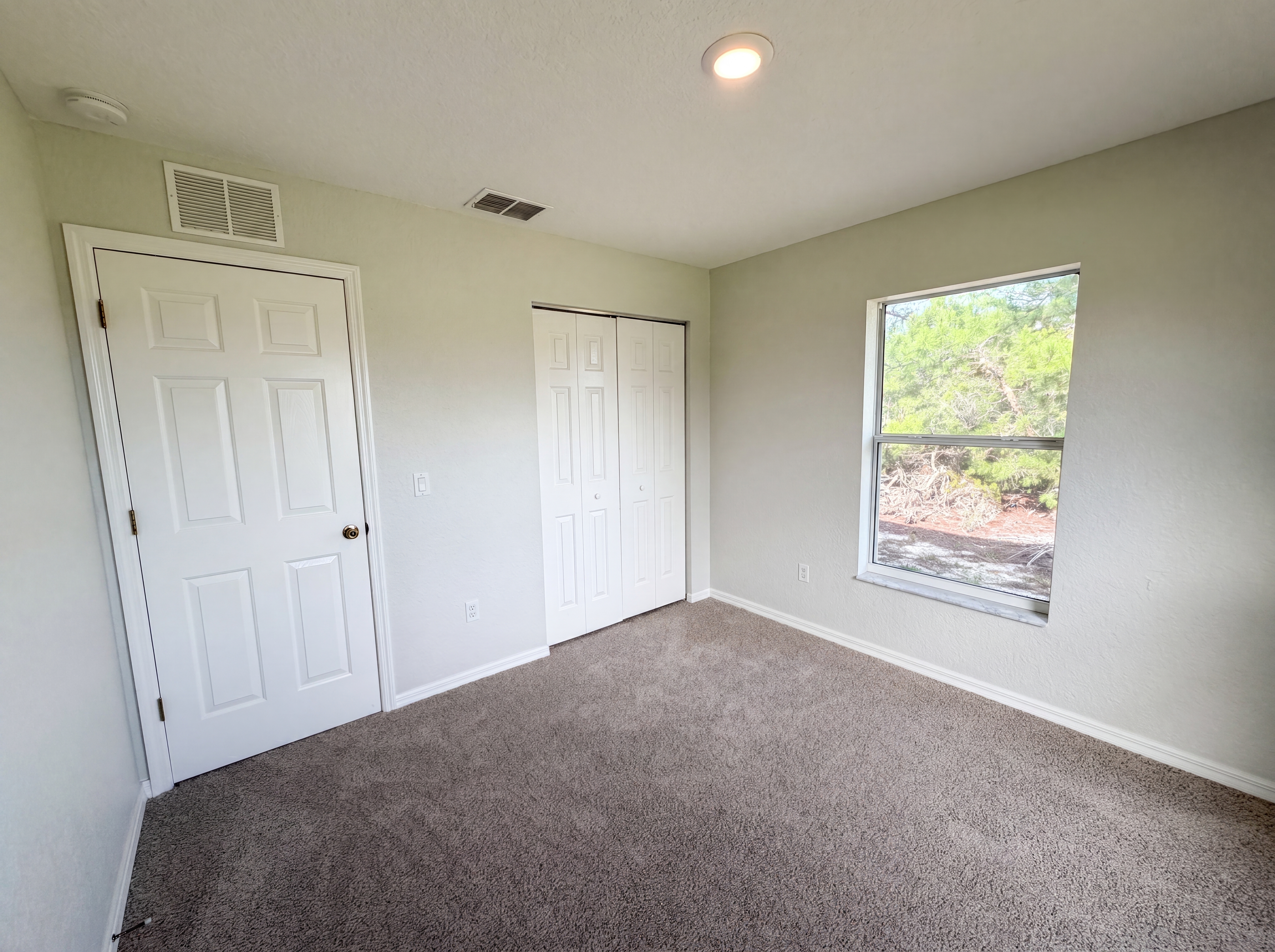 Photo 14 of 25 of 17956 SW 25th Avenue Rd, Ocala, FL