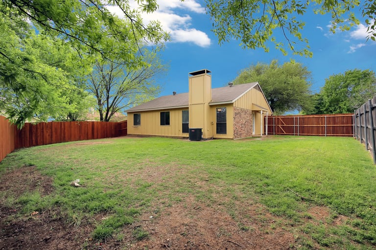 Photo 23 of 26 - 5804 Maurie Dr, Watauga, TX 76148