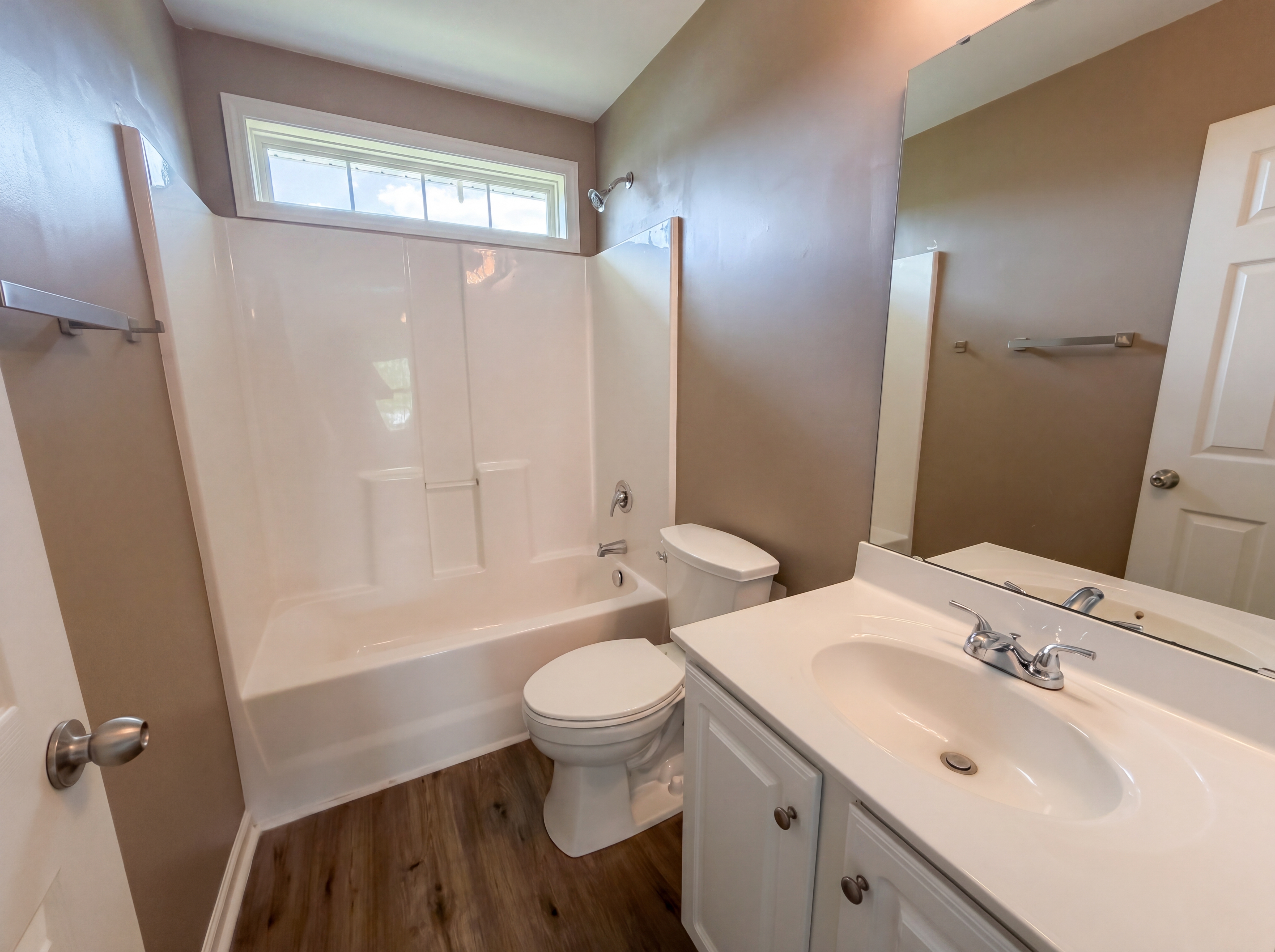 Photo 14 of 17 of 1305 Silver Dr, Mebane, NC