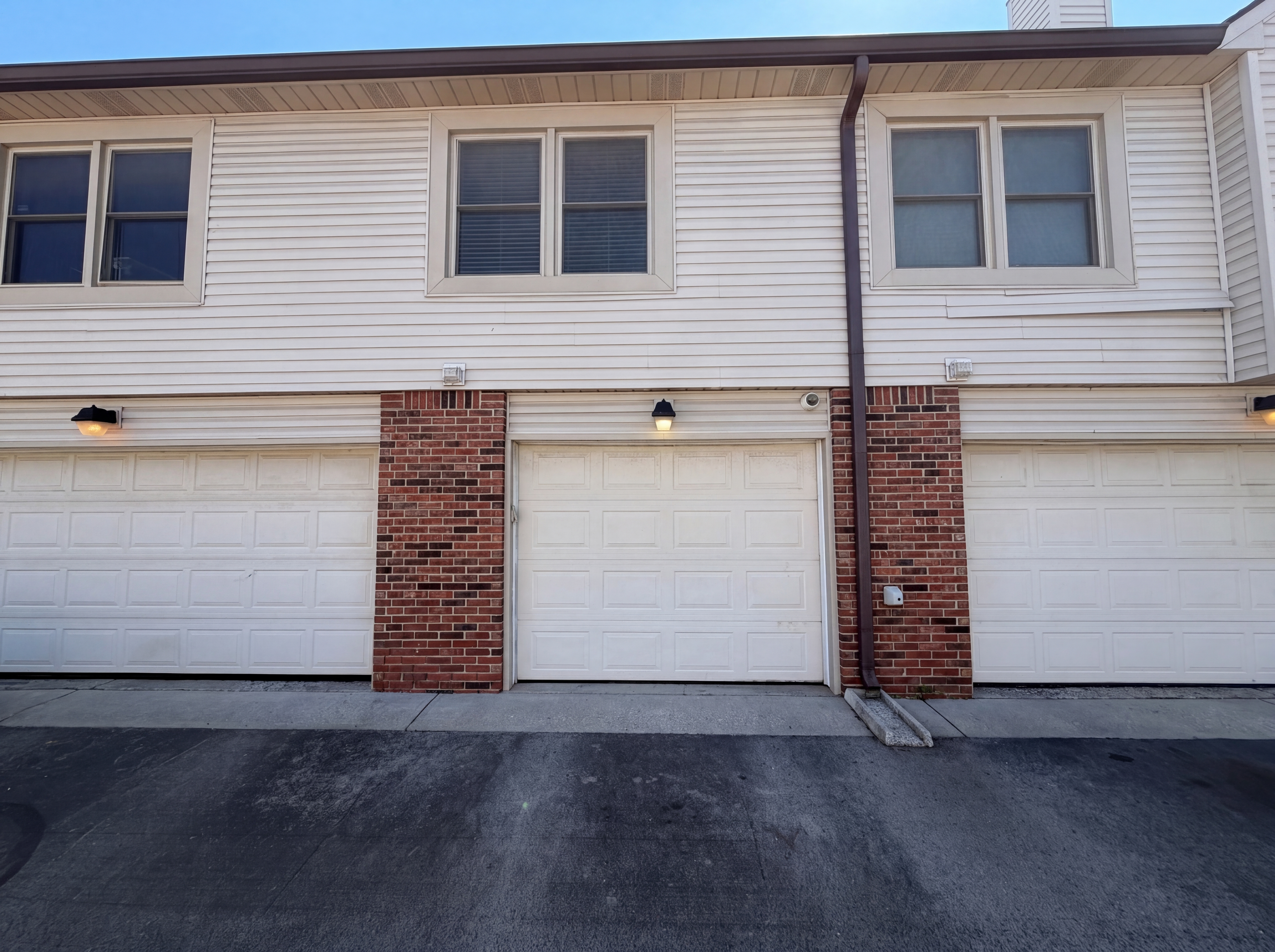 Photo 5 of 19 of 9463 Maple Way, Indianapolis, IN