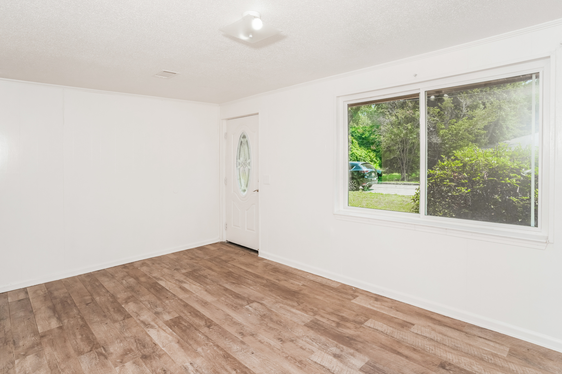 Photo 23 of 41 of 733 Sutton St, Jesup, GA