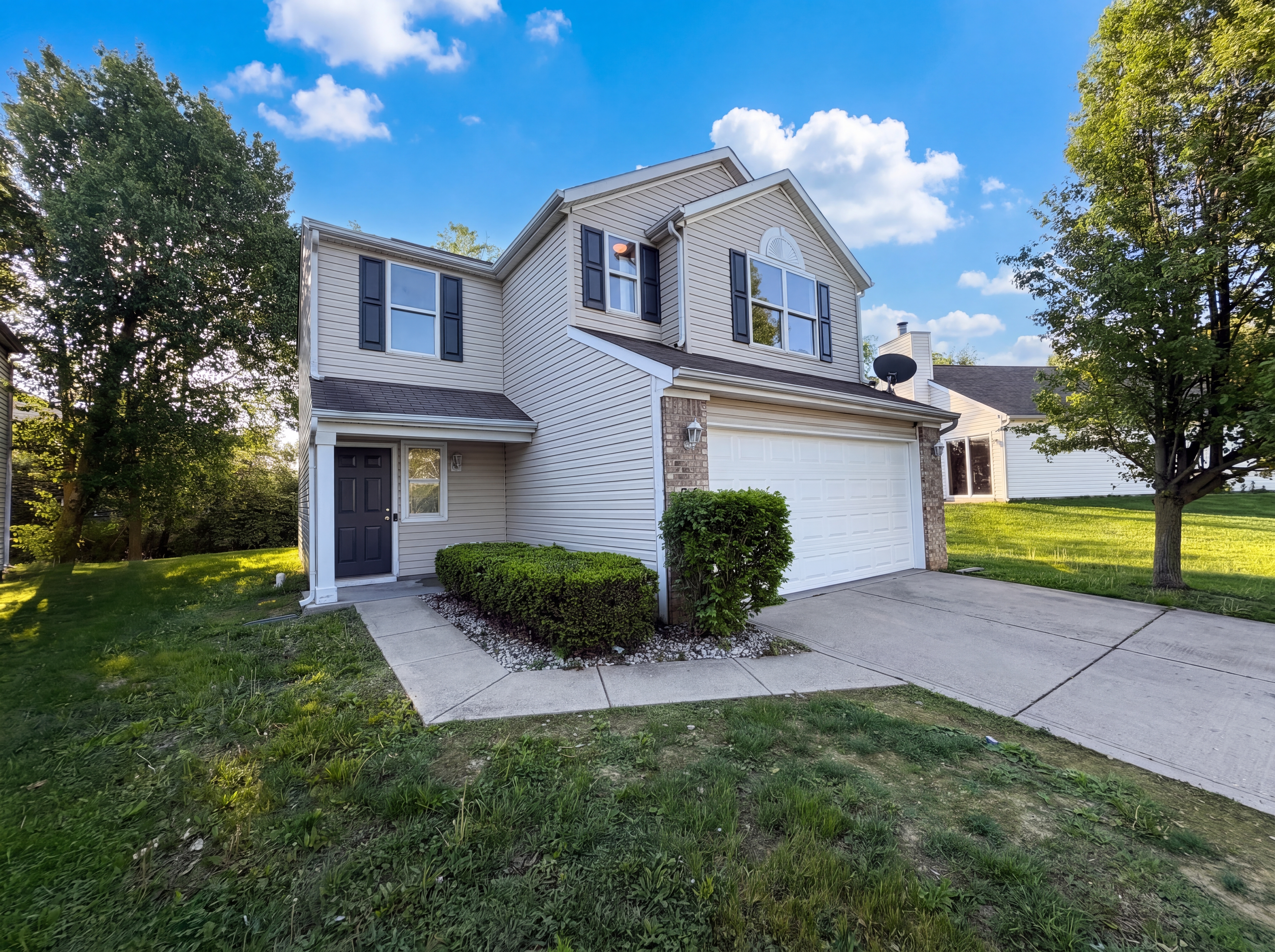 Photo 15 of 18 of 233 White Lick Dr, Indianapolis, IN