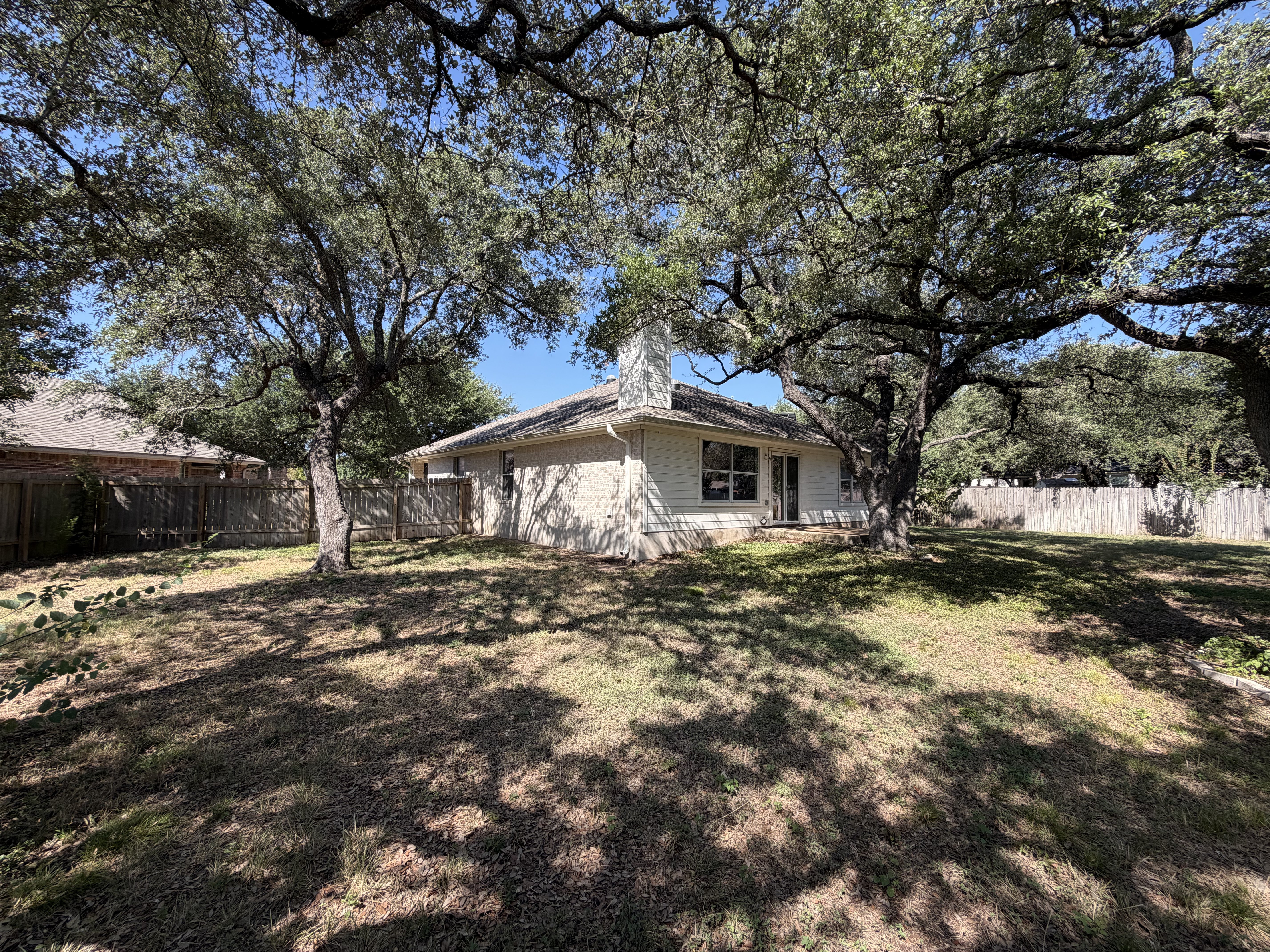 Photo 5 of 21 of 1315 Tumbling River Dr, Leander, TX