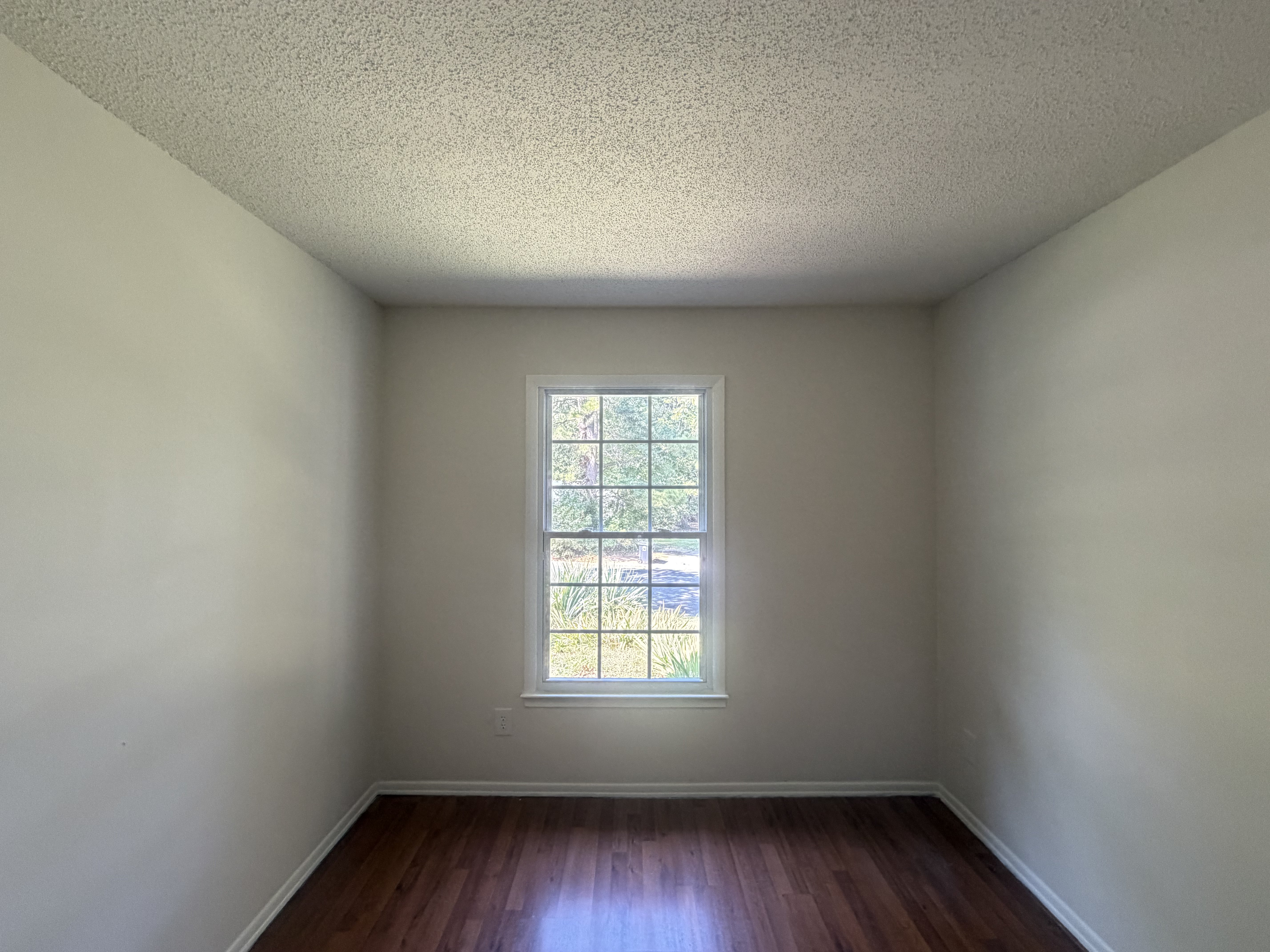 Photo 12 of 19 of 2605 Lamroc Rd, Greensboro, NC