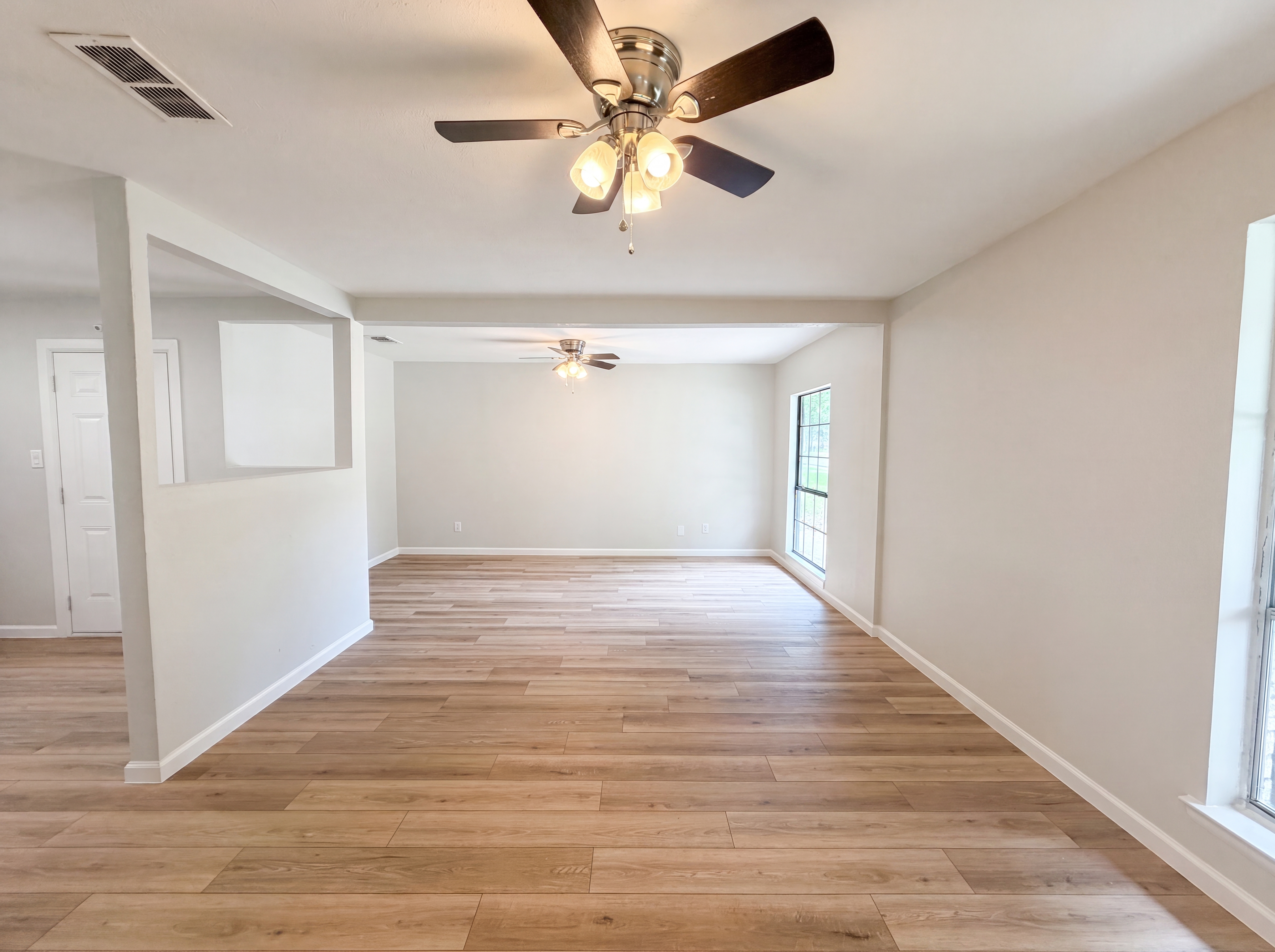 Photo 3 of 25 of 5708 Hanson Dr, Watauga, TX