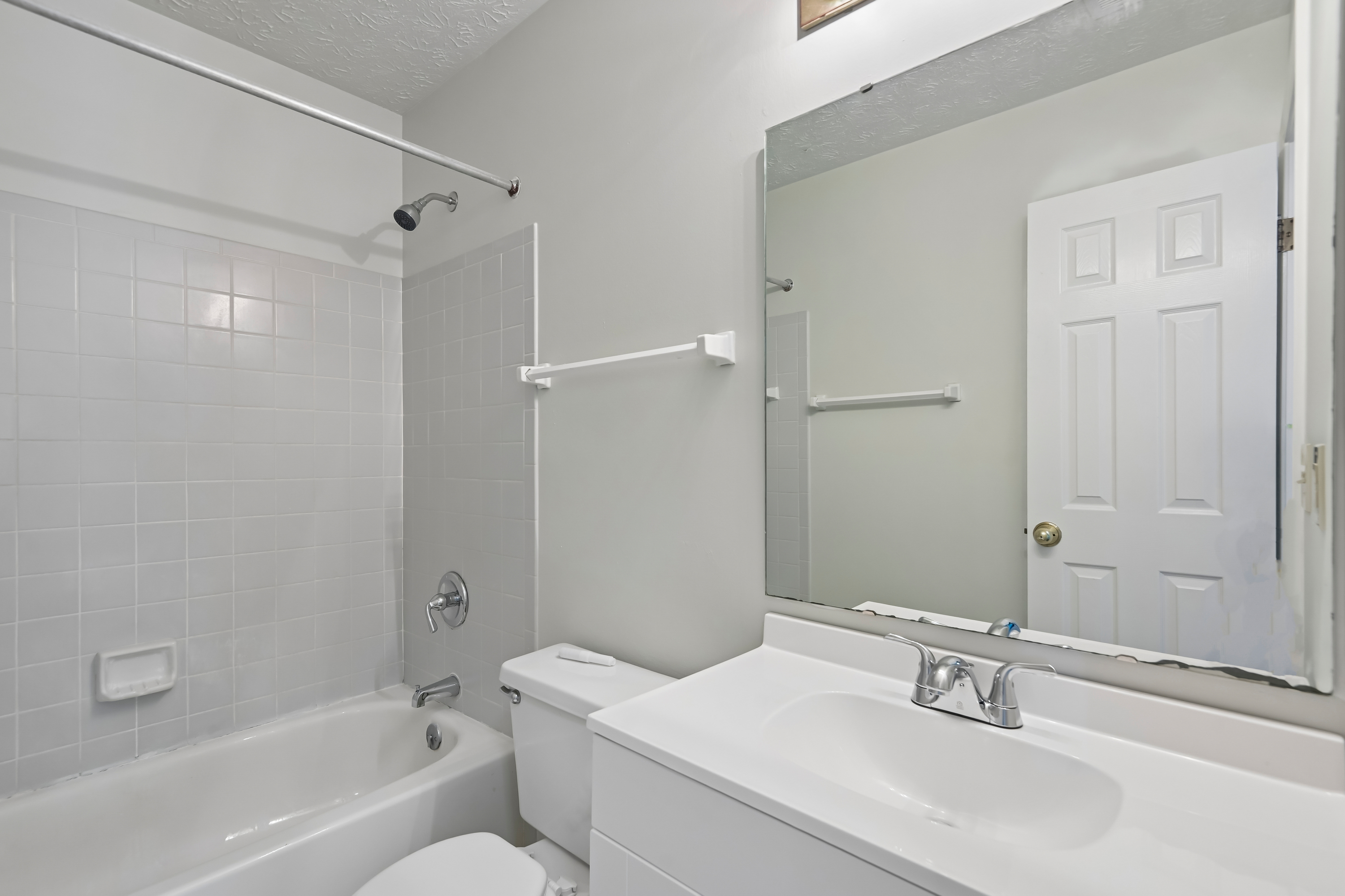 Photo 7 of 39 of 5654 Crown Vetch Pl, Indianapolis, IN