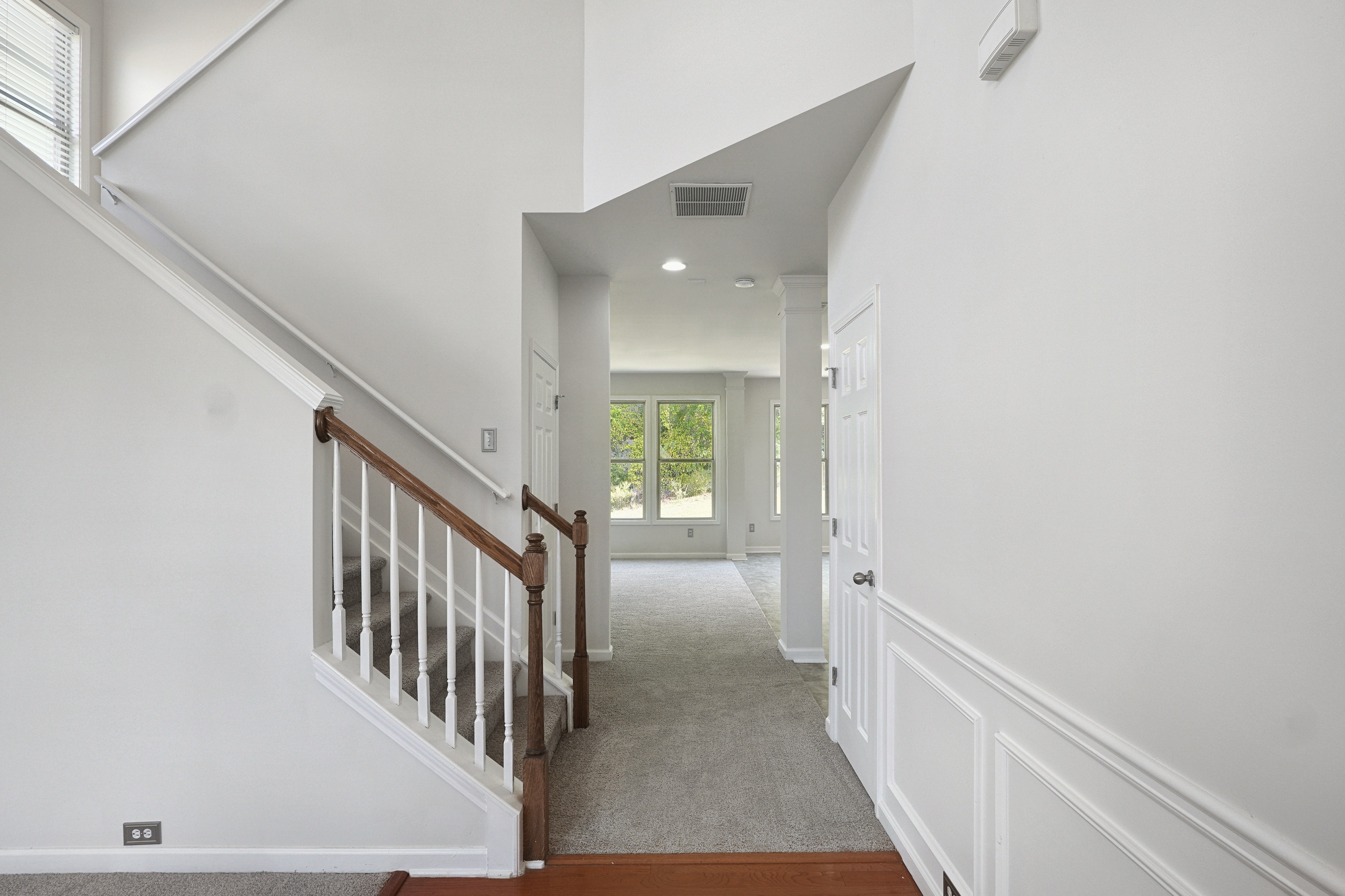 Photo 6 of 35 of 6003 Providence Dr, Union City, GA