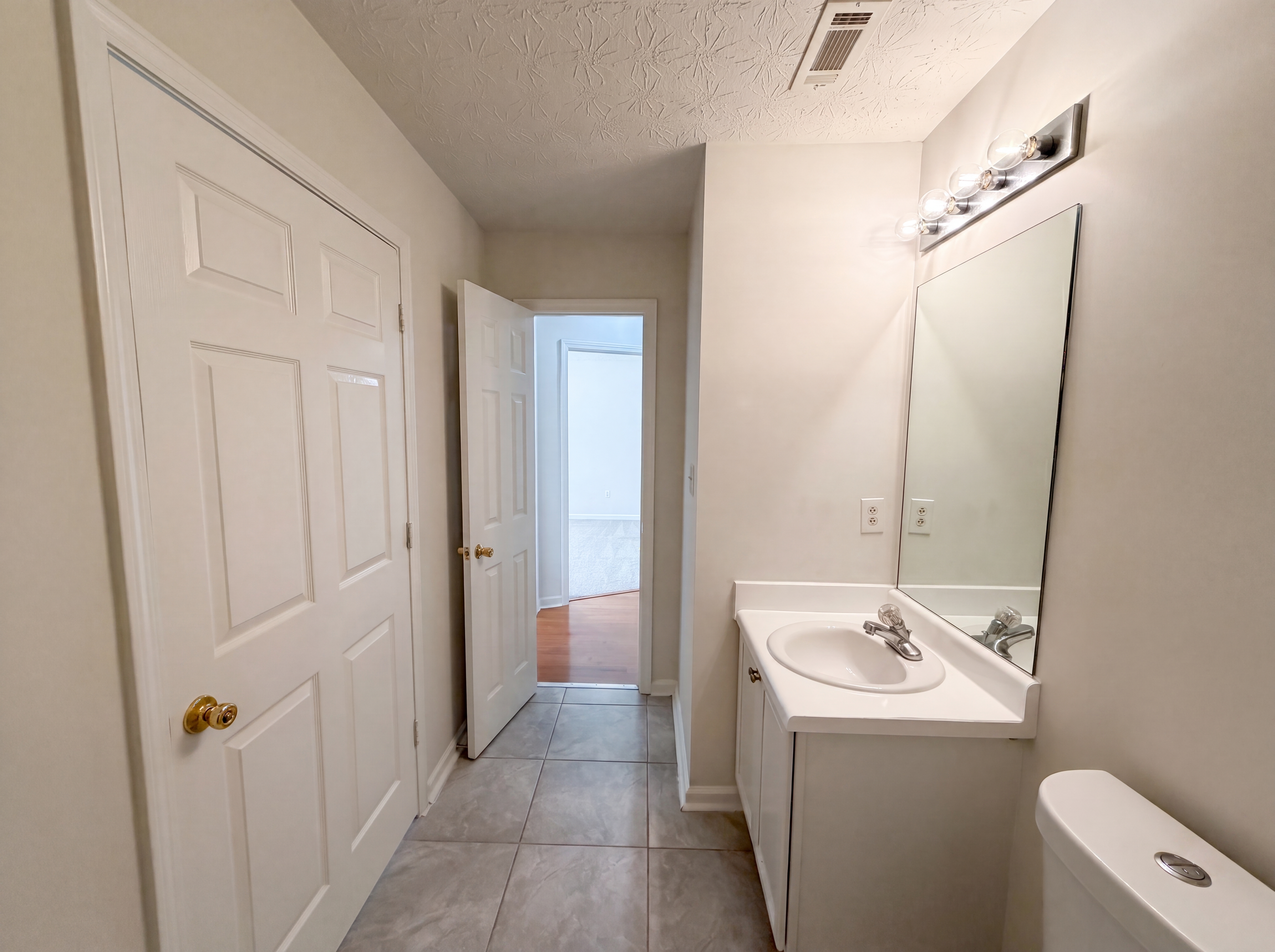 Photo 18 of 25 of 6774 Fairfax Ct, Lithonia, GA