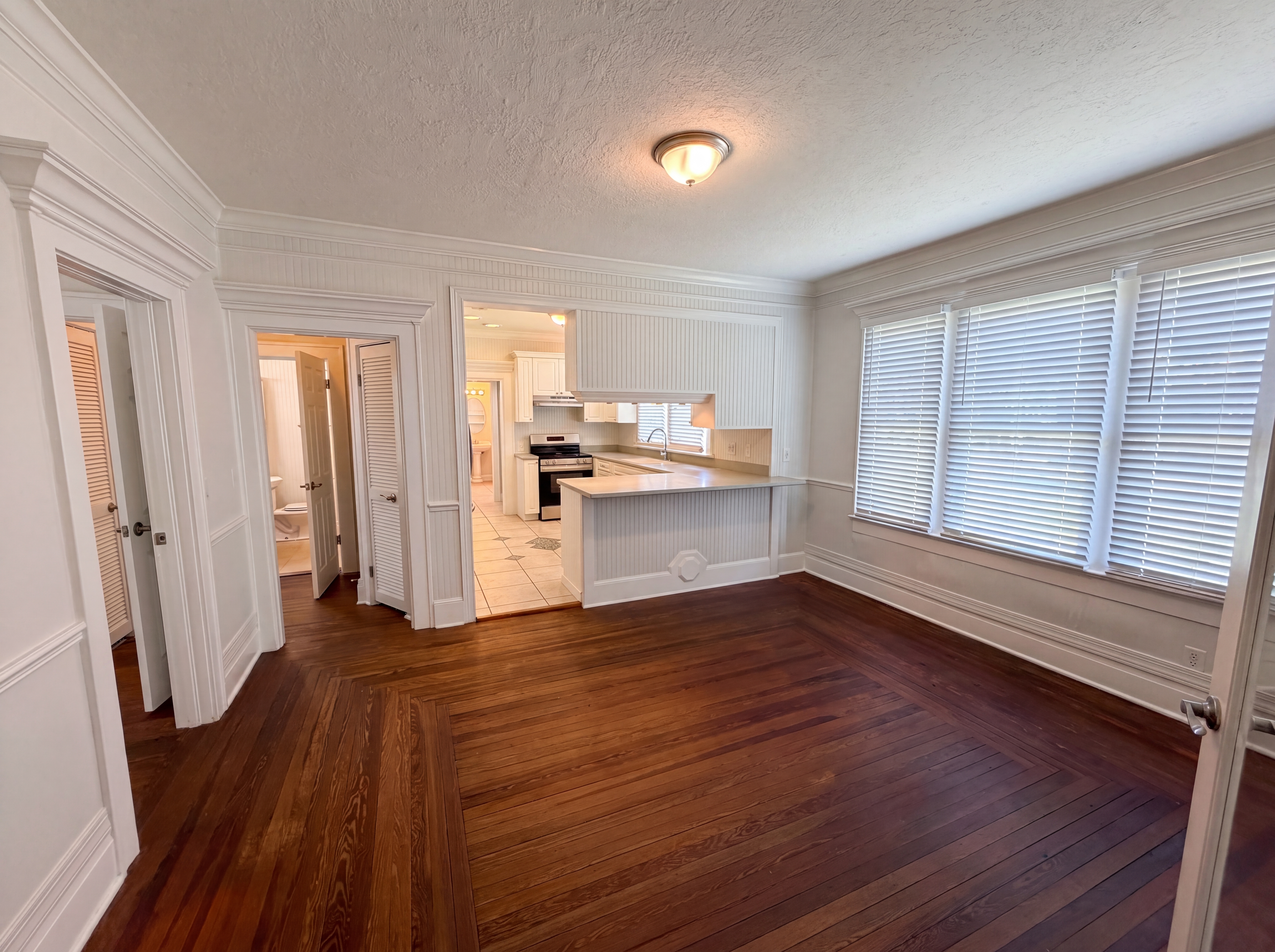 Photo 8 of 25 of 535 Palmetto Dr, Melbourne, FL