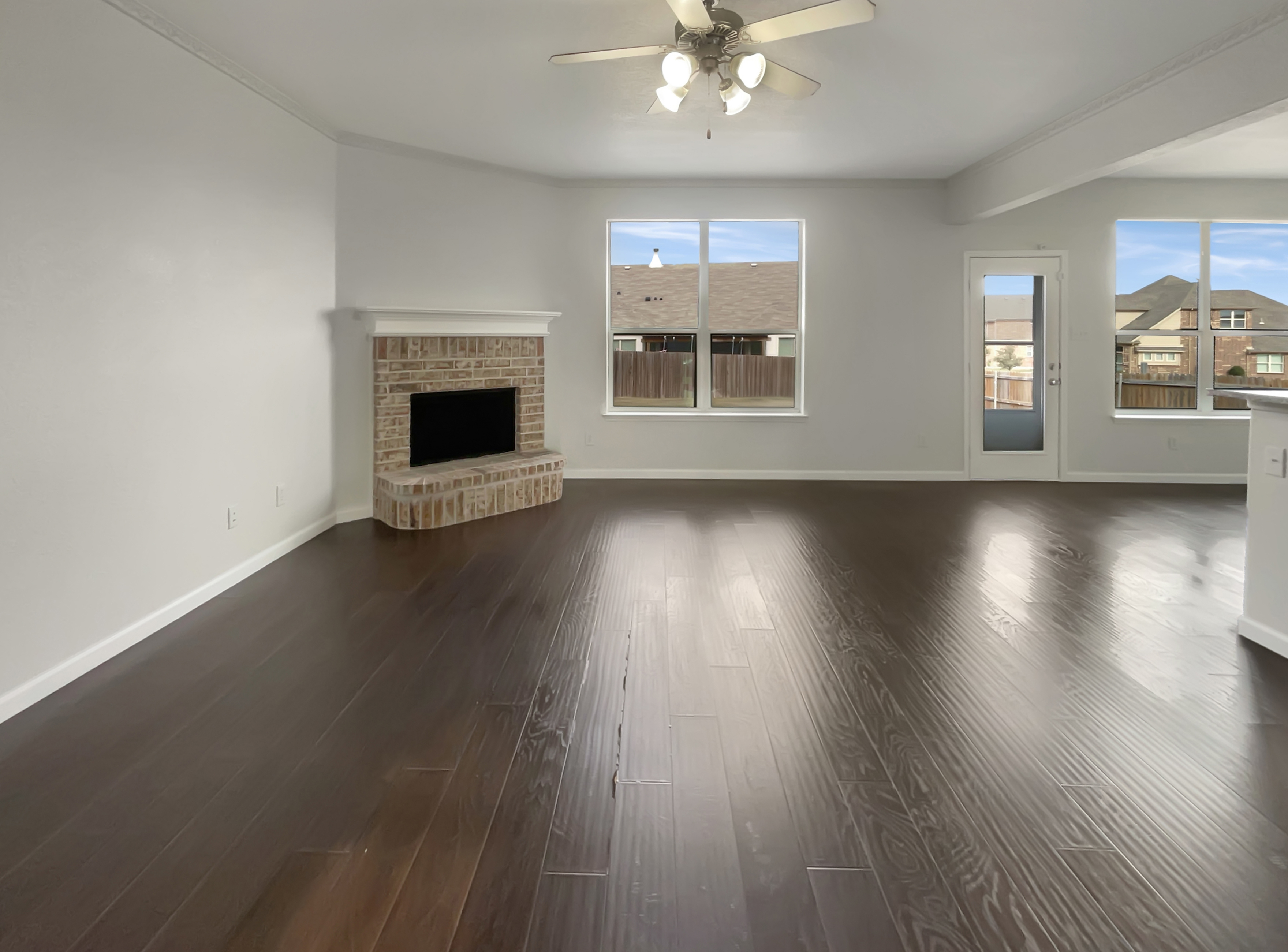 Photo 3 of 22 of 1649 Silverstone Dr, Weatherford, TX