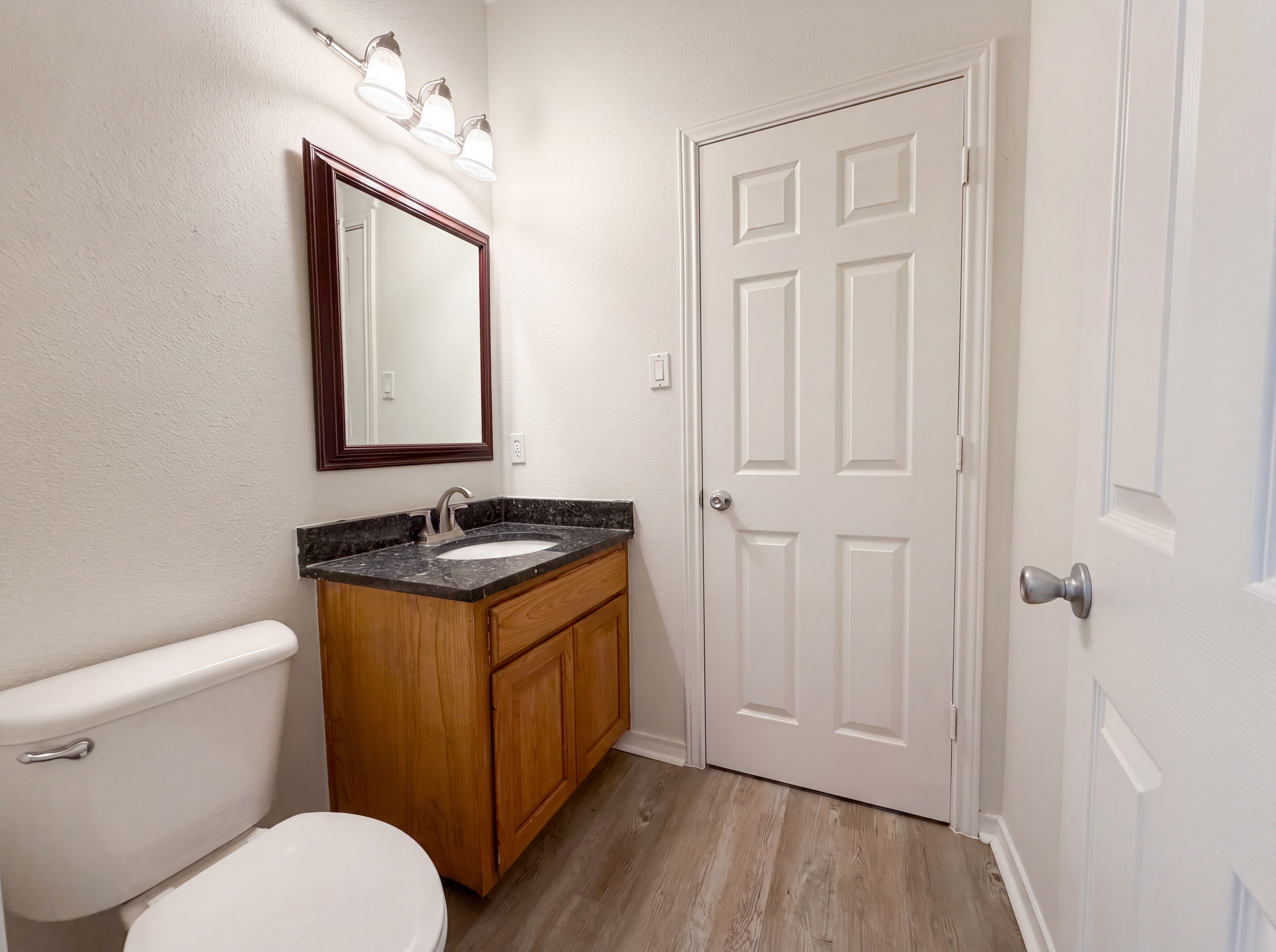 Photo 16 of 20 of 6041 King Trl, Corpus Christi, TX