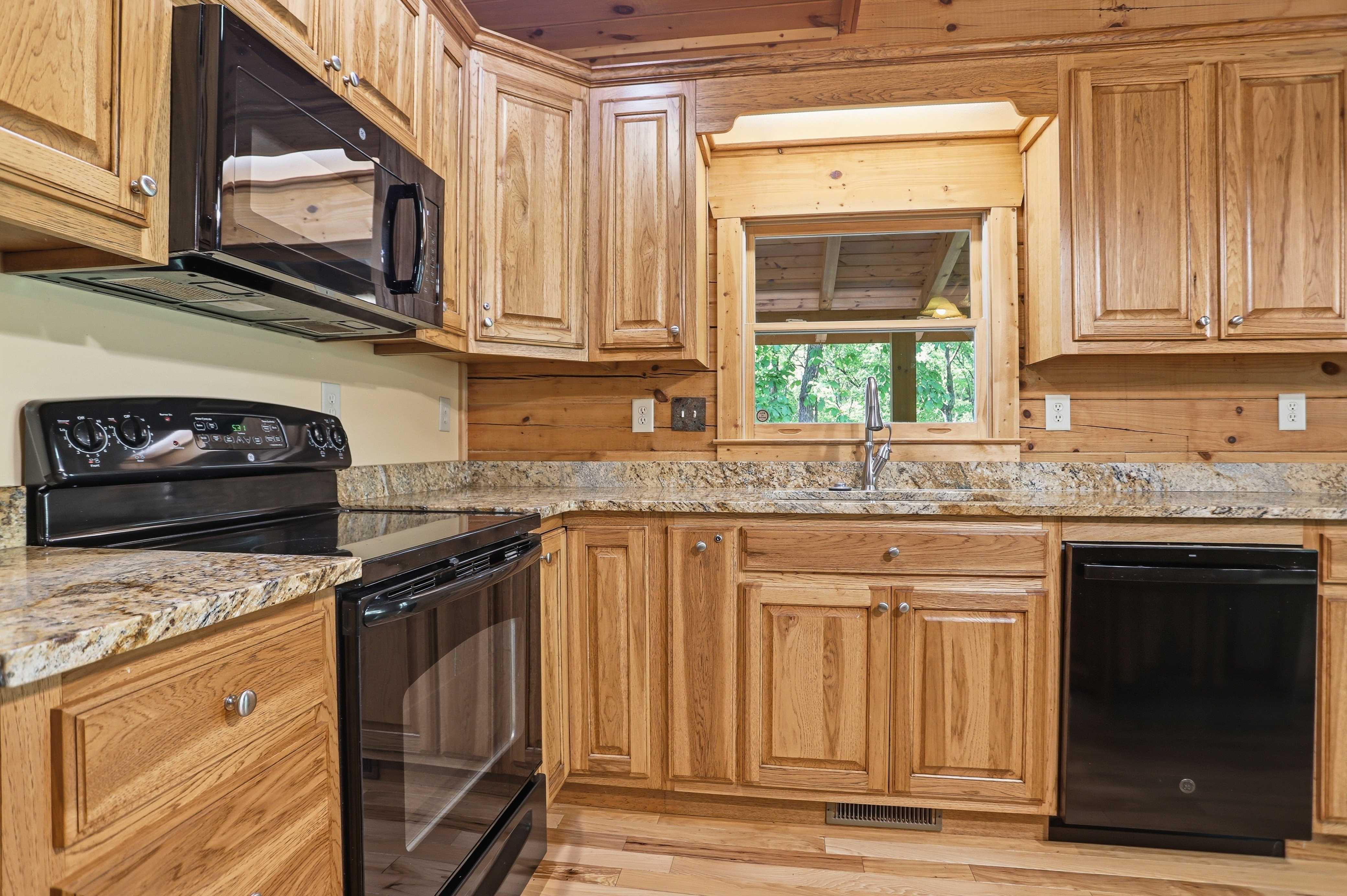 Photo 13 of 36 of 702 Ranch Mountain Dr, Dahlonega, GA