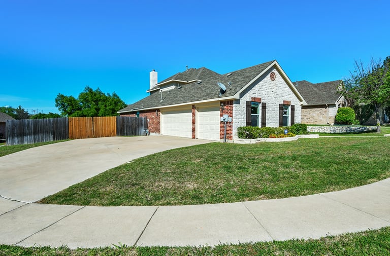 Photo 30 of 30 - 7404 Rocky Ford Rd, Fort Worth, TX 76179