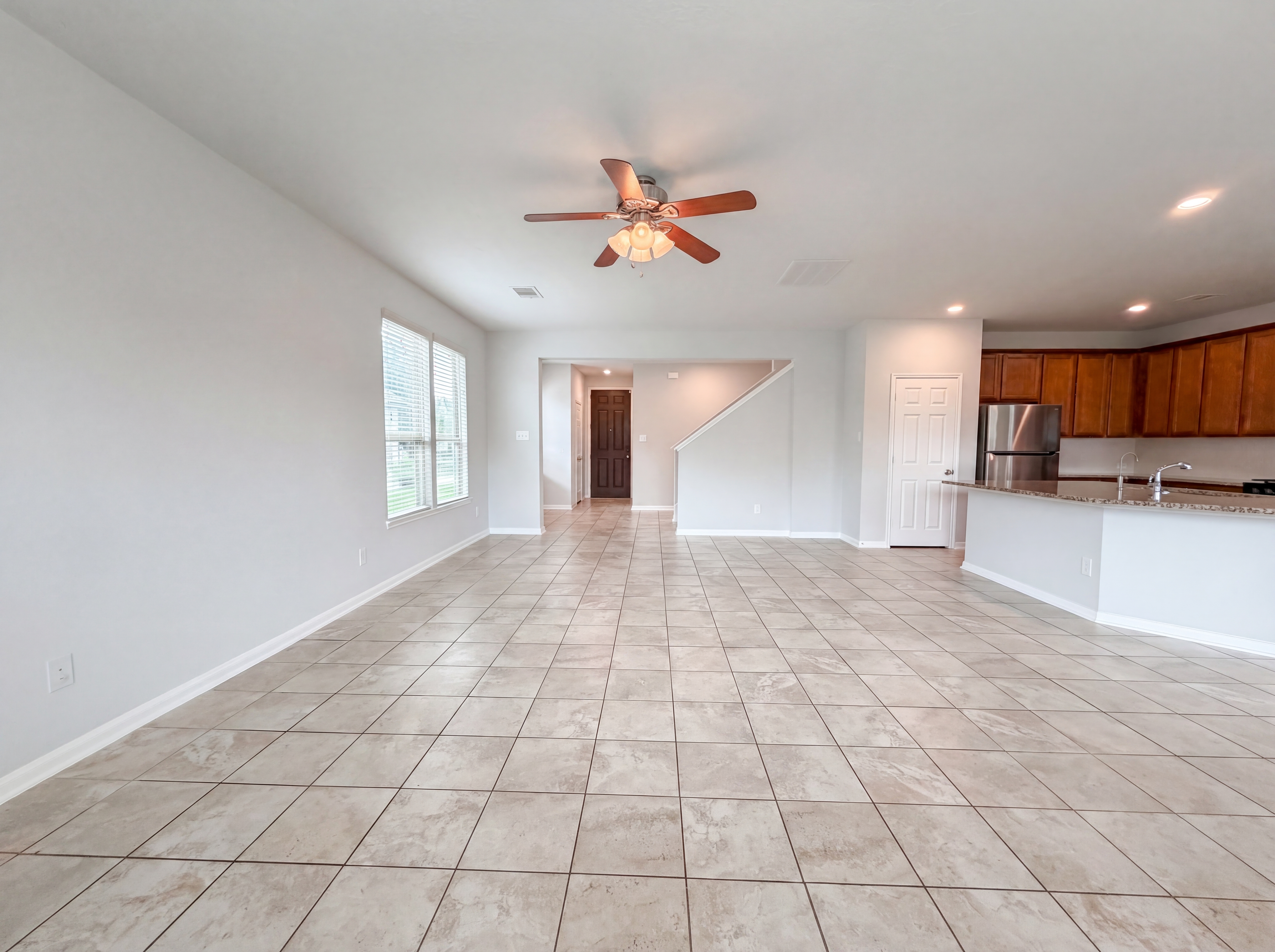 Photo 3 of 24 of 4022 Lake Cypress Cir, Houston, TX