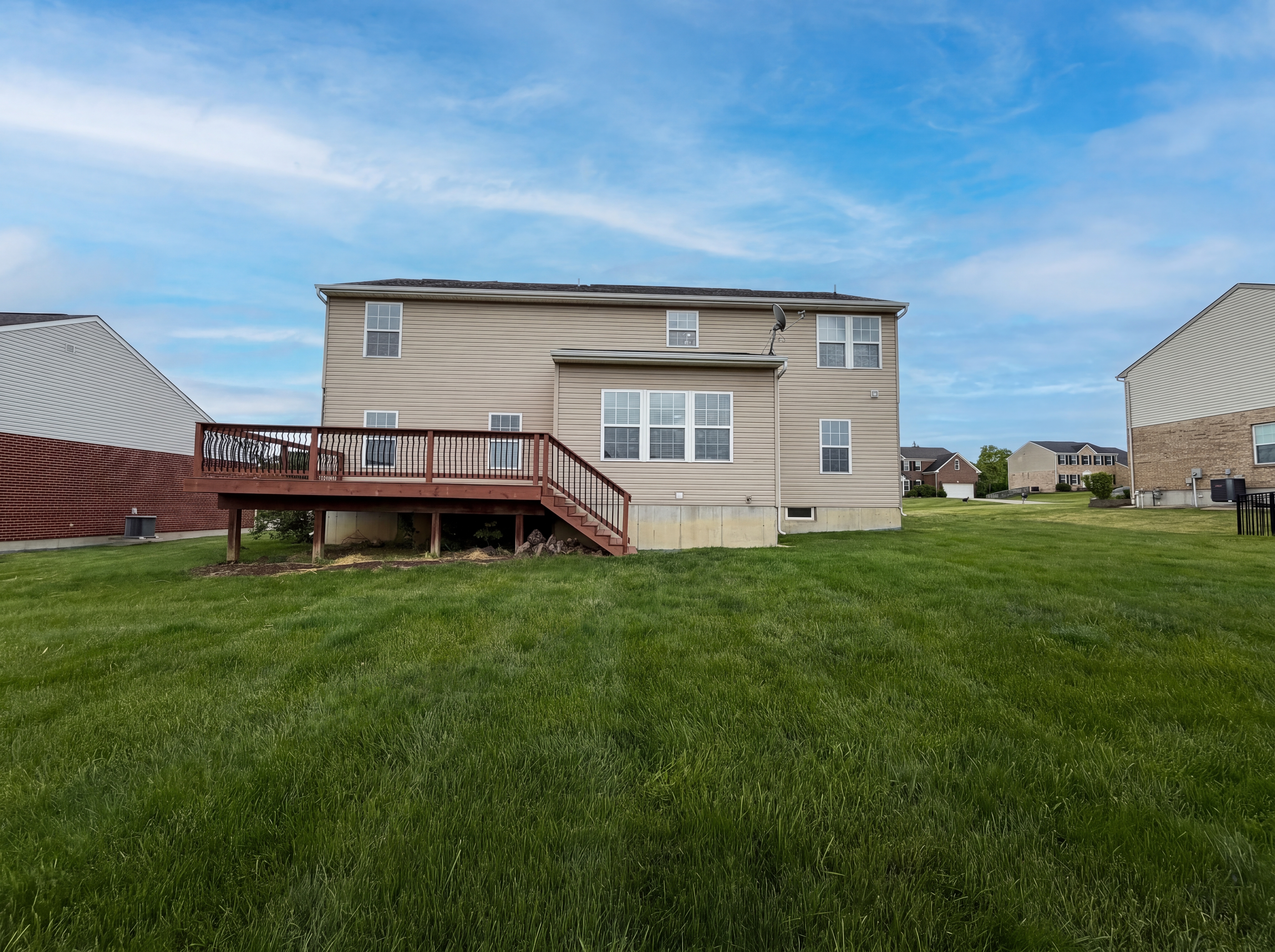 Photo 5 of 37 of 7533 Cherokee Ln, Liberty Township, OH