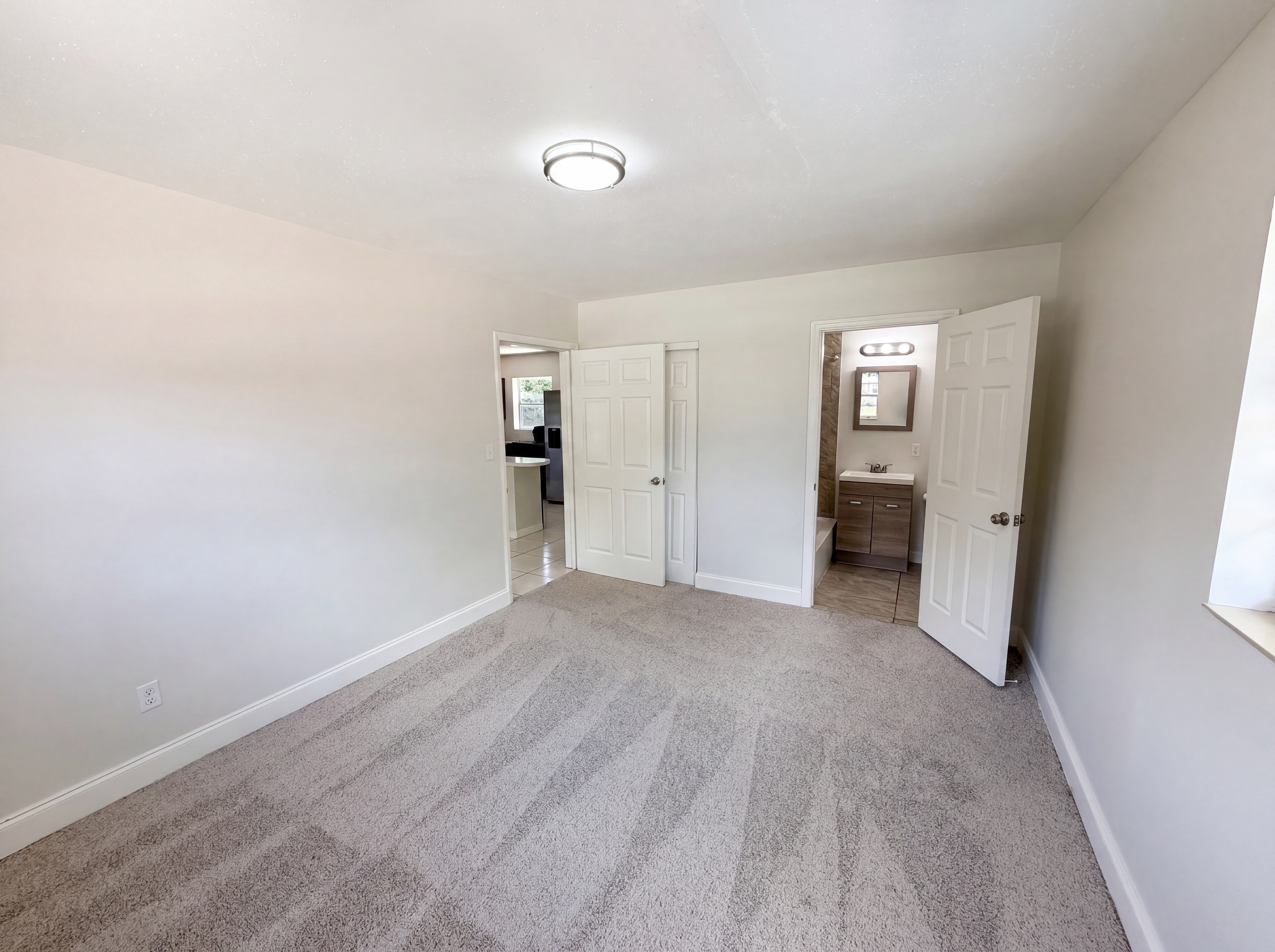 Photo 4 of 23 of 459 Notre Dame Dr, Altamonte Springs, FL