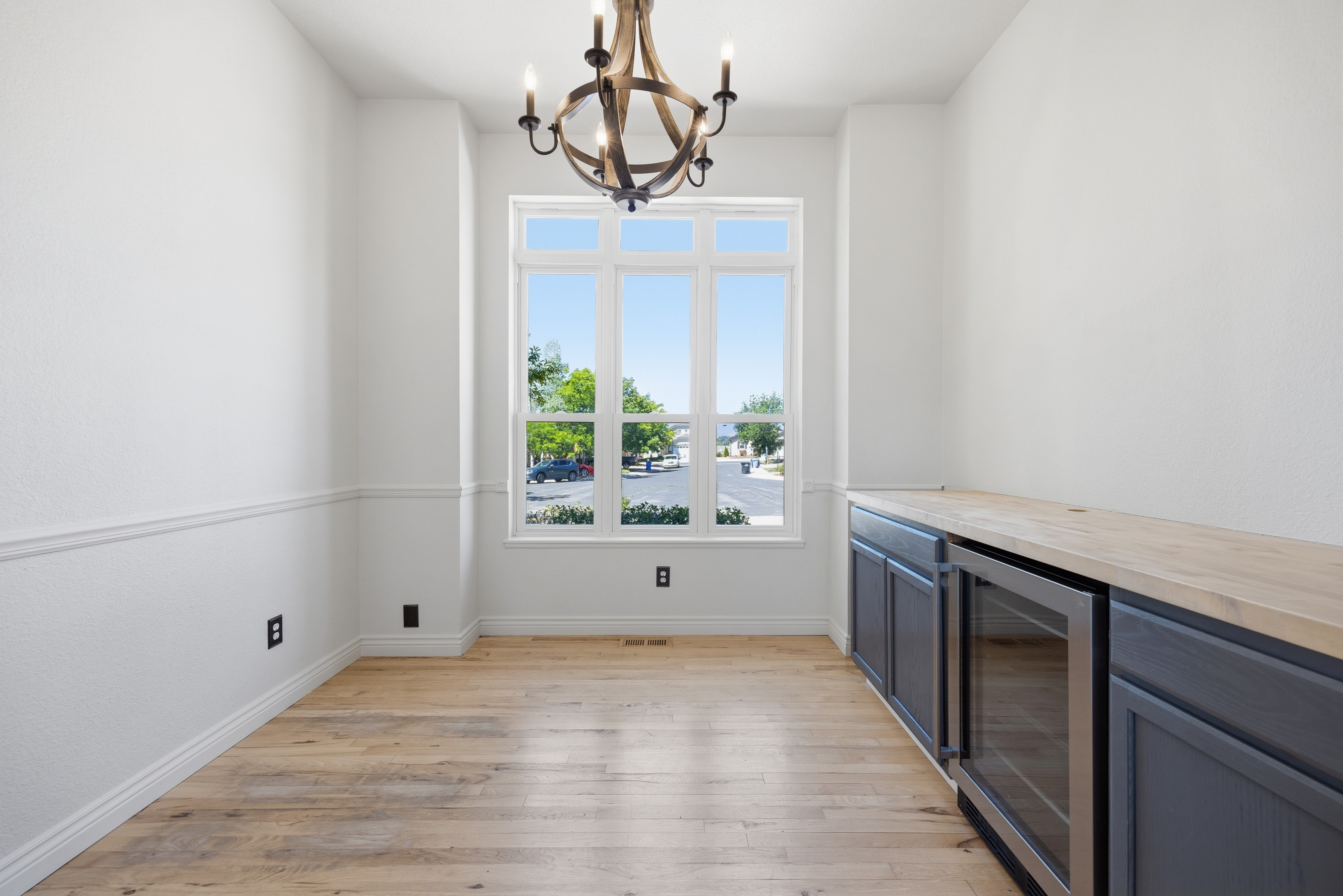 Photo 13 of 55 of 6650 Riata Ct, Colorado Springs, CO