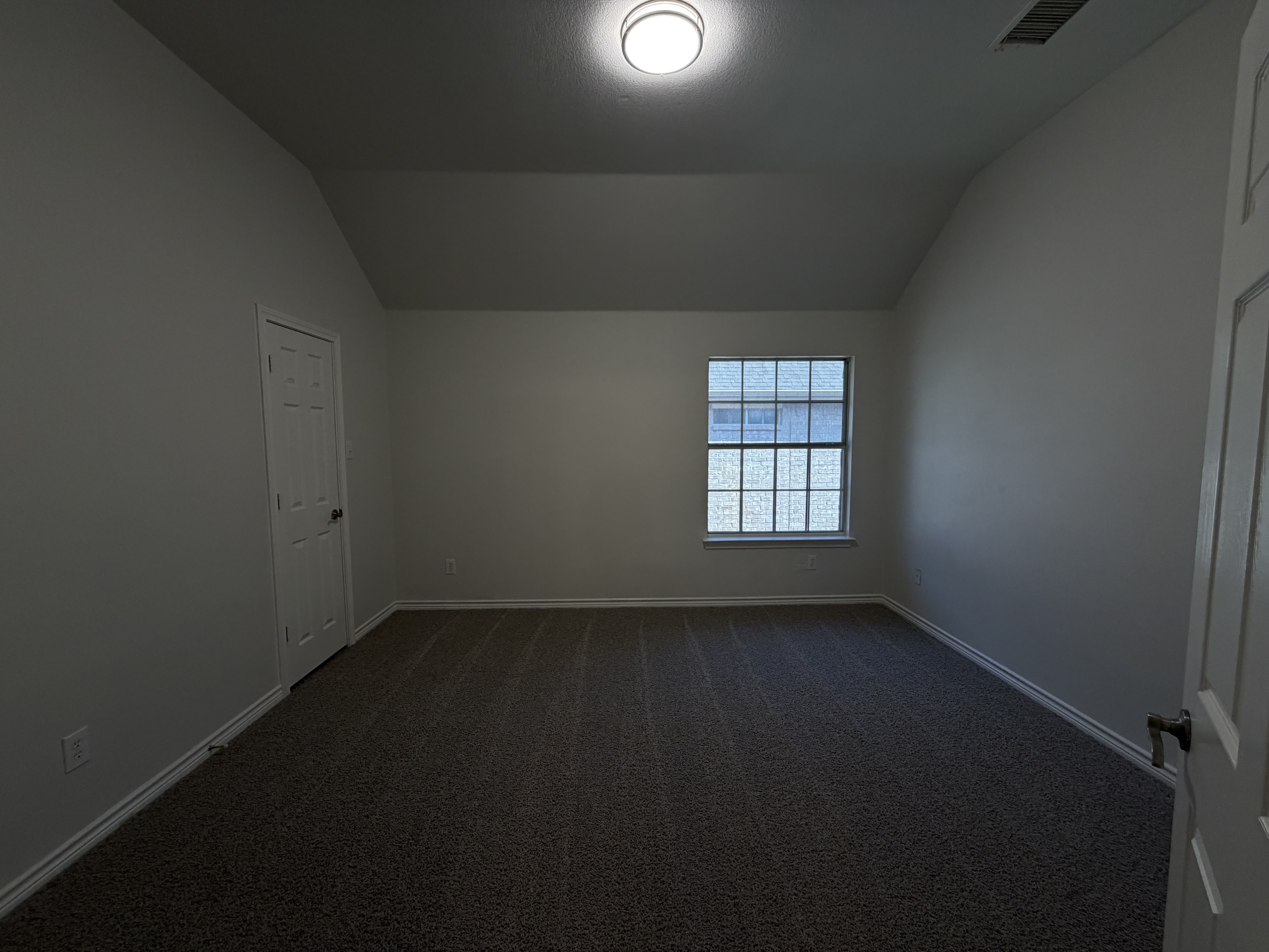 Photo 16 of 29 of 1803 High Meadow St, Glenn Heights, TX