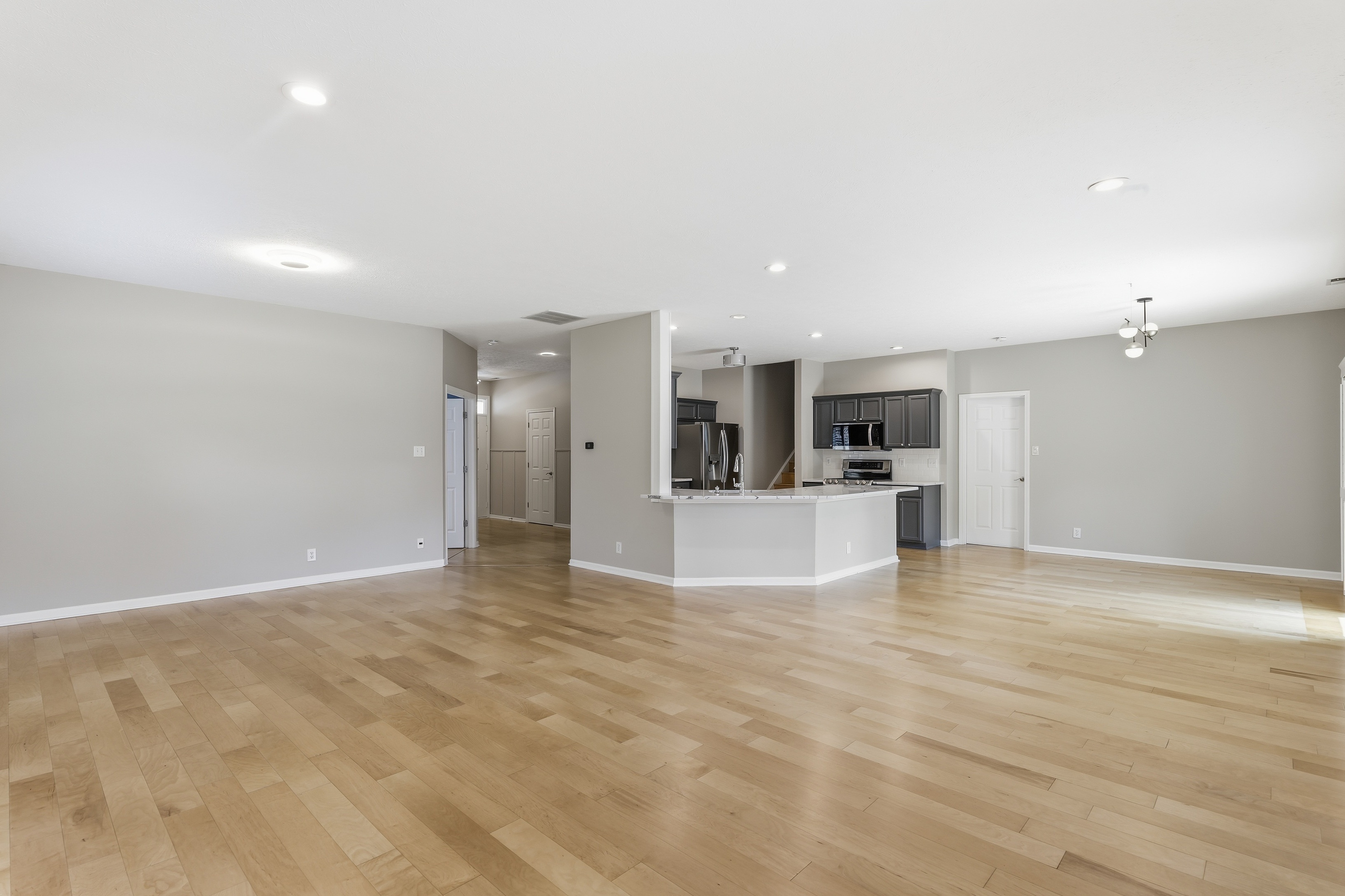 Photo 7 of 27 of 8123 Little Circle Rd, Noblesville, IN