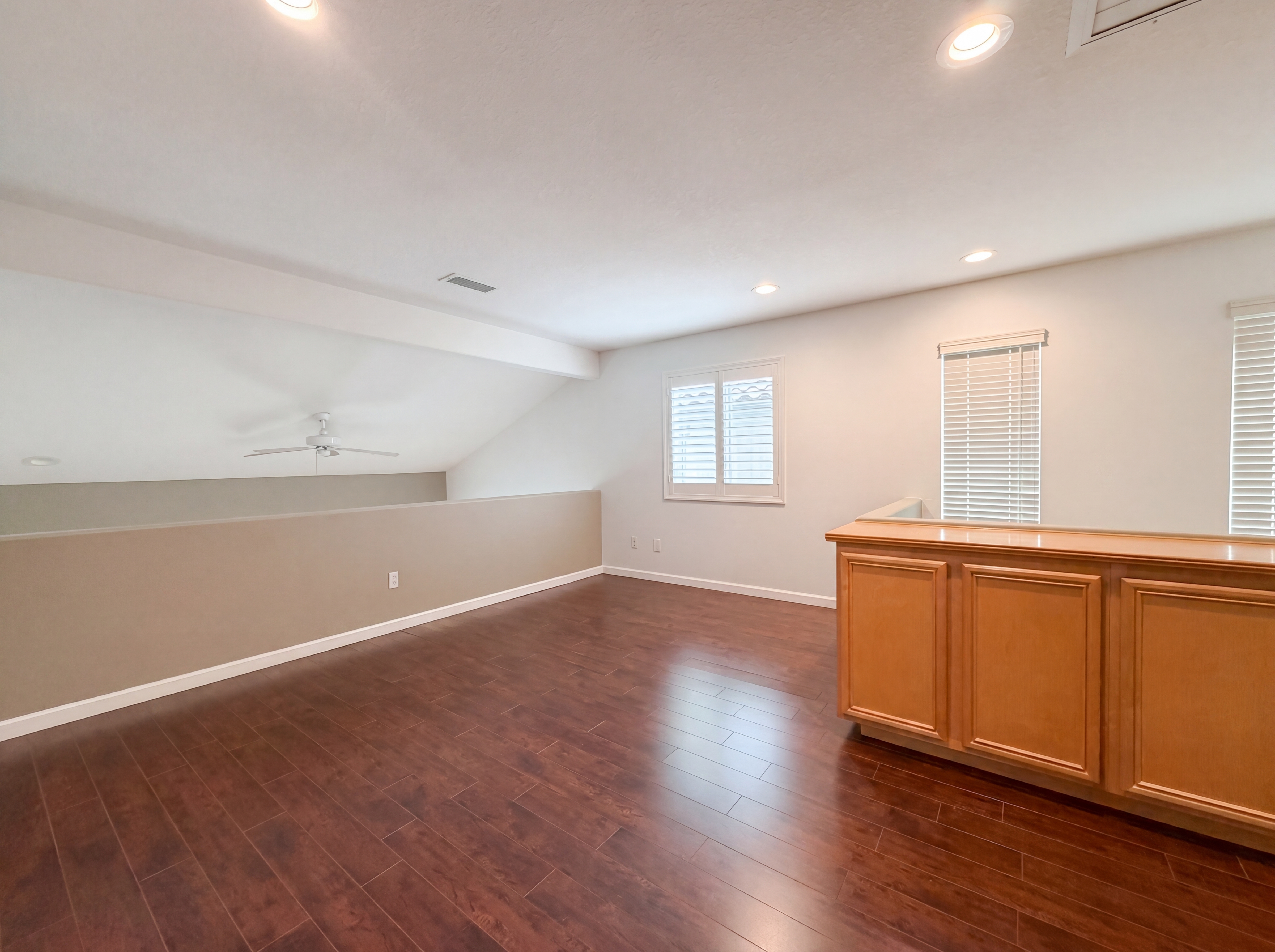 Photo 11 of 28 of 28441 Silverking Trl, Santa Clarita, CA