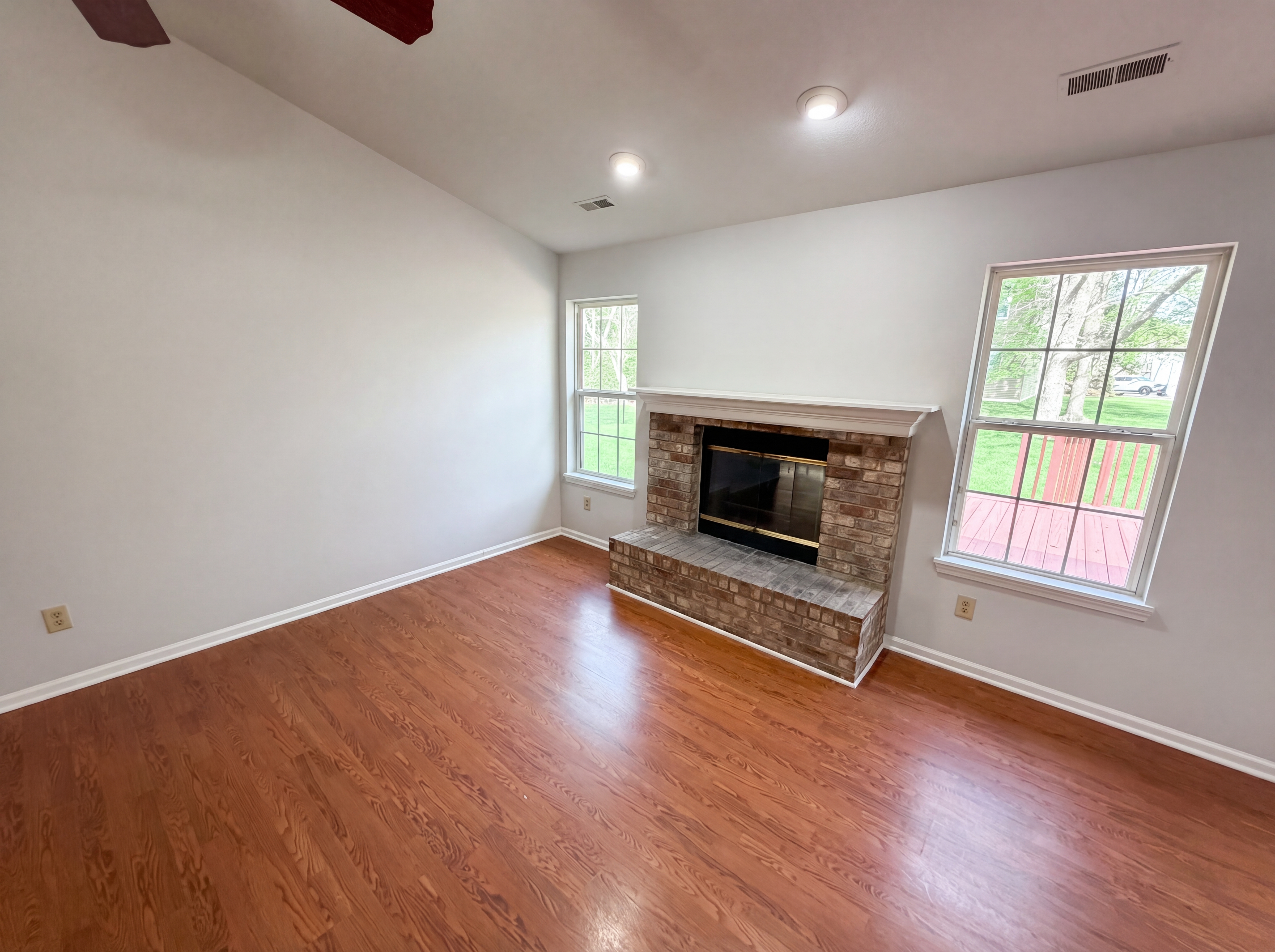 Photo 10 of 21 of 12839 Glengary Dr, Fishers, IN