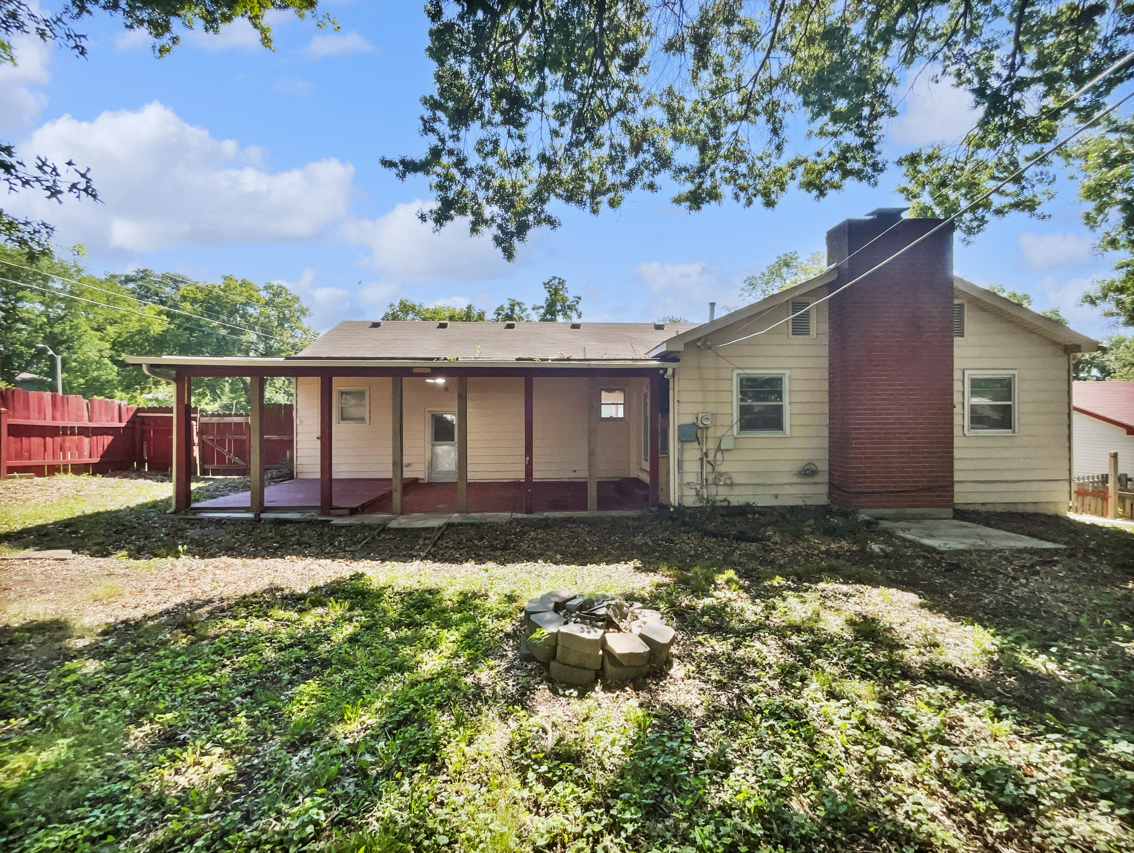 Photo 8 of 24 of 4958 N Lister Ave, Kansas City, MO
