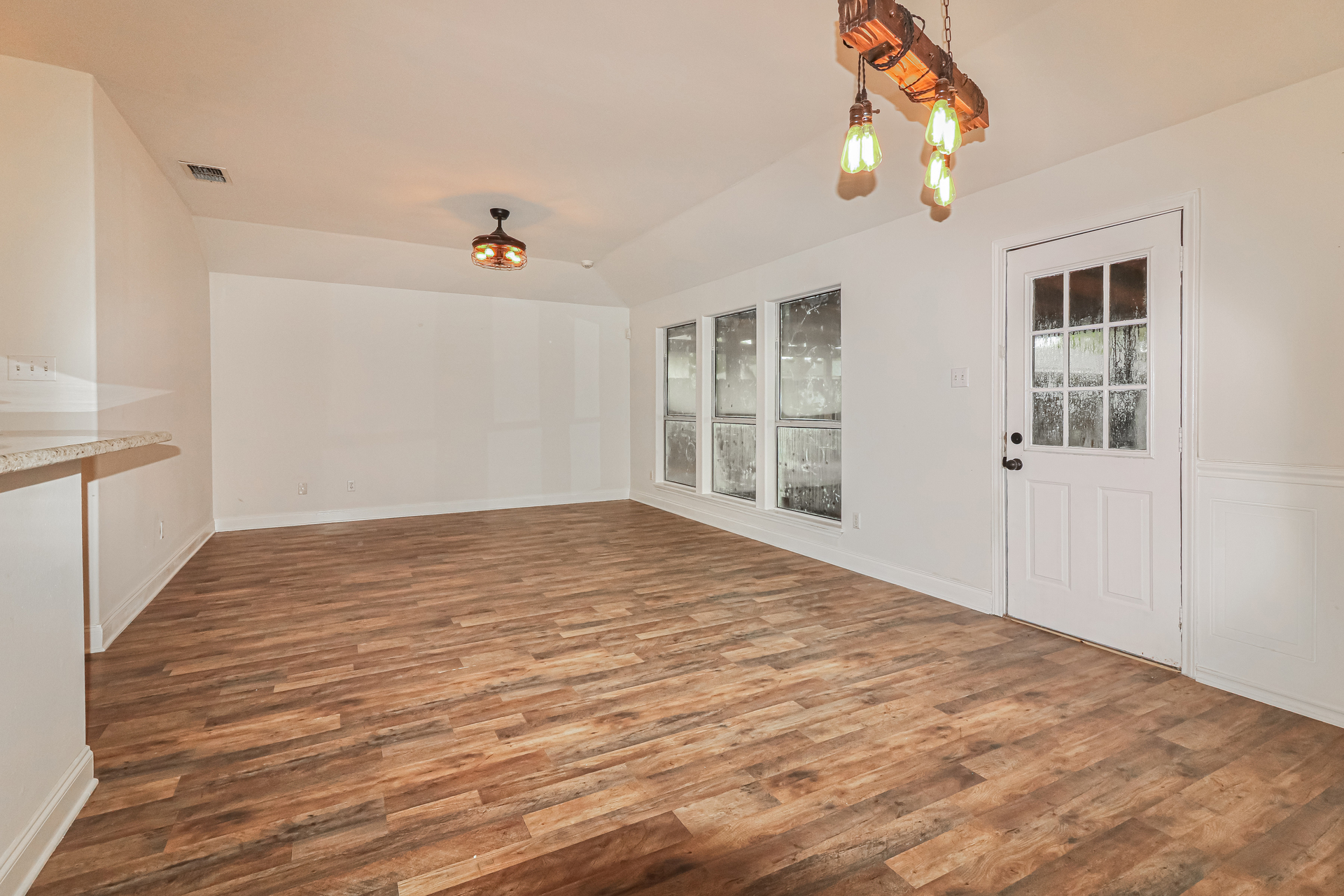 Photo 6 of 21 of 7706 Impala Dr, Corpus Christi, TX