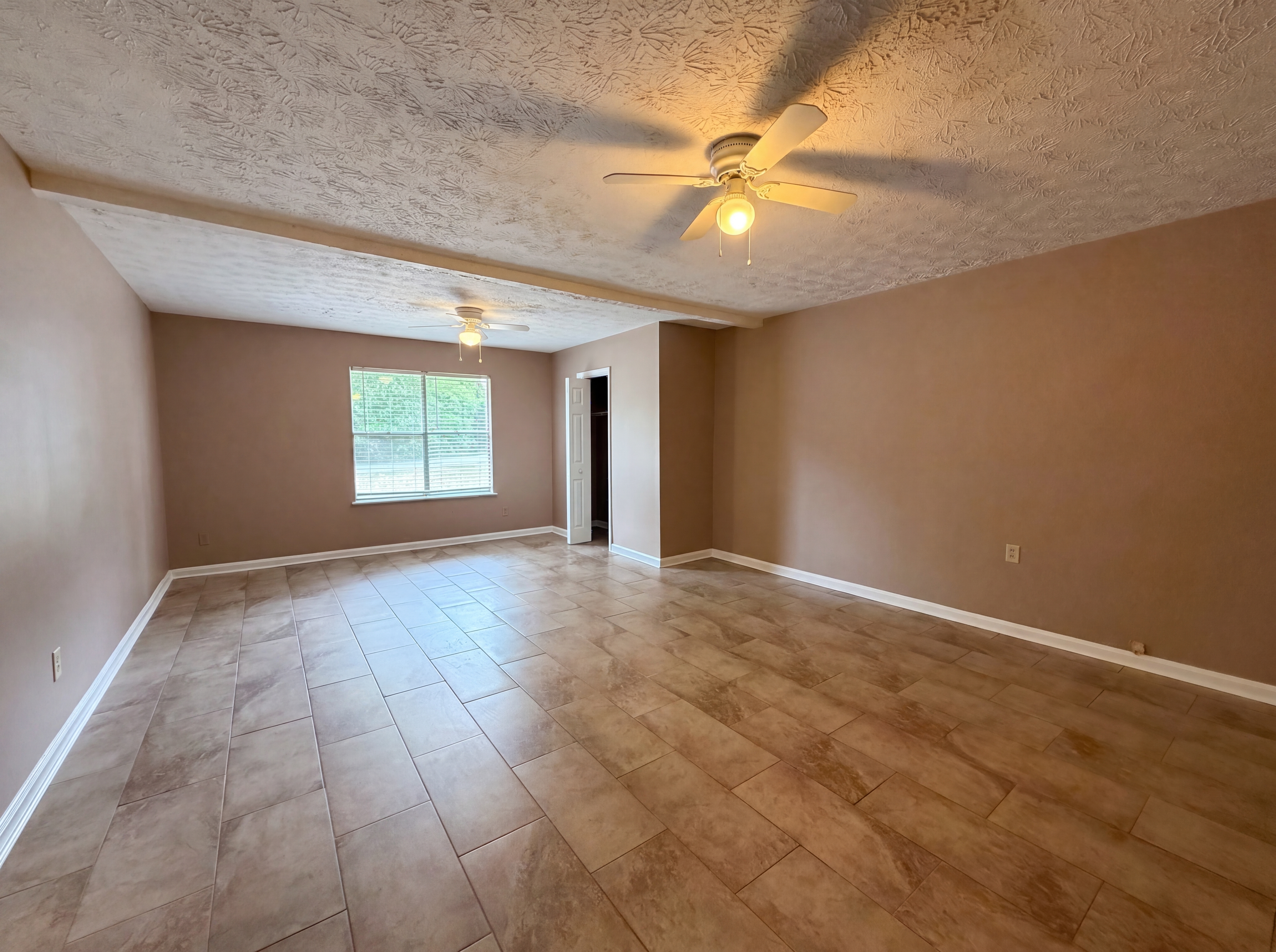 Photo 7 of 19 of 7020 Greenbower Ln, Atlanta, GA