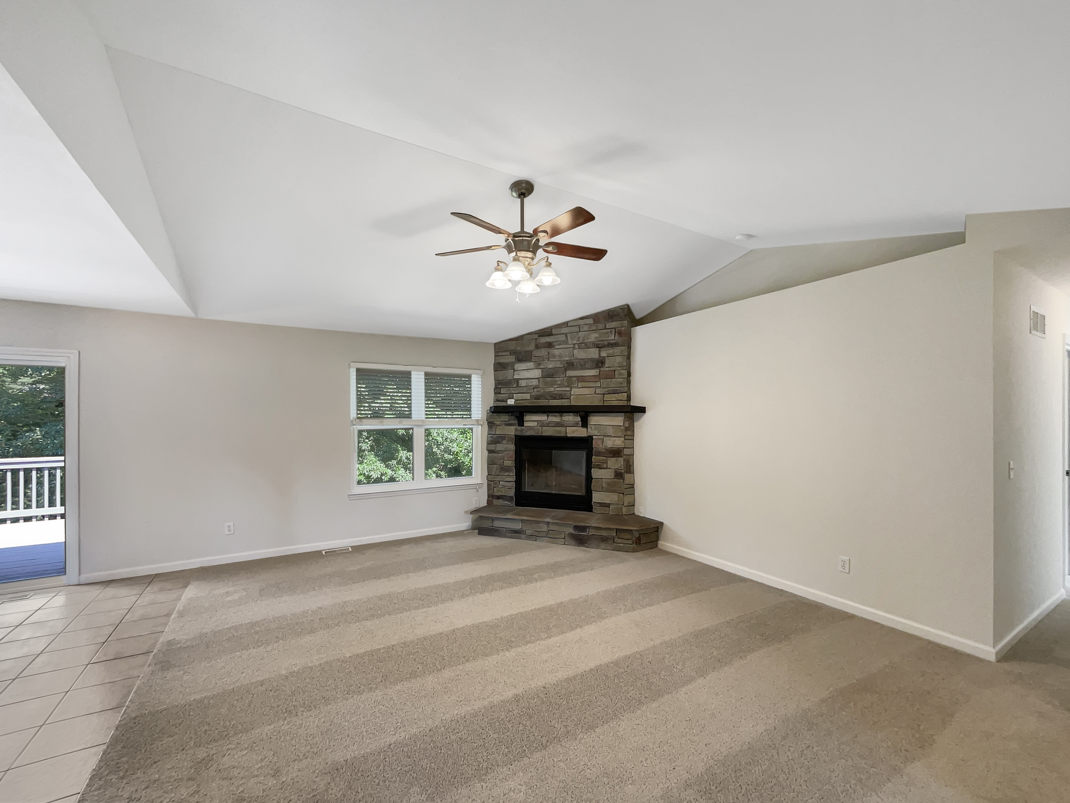 Photo 2 of 25 of 191 Gardenia Dr, Troy, MO
