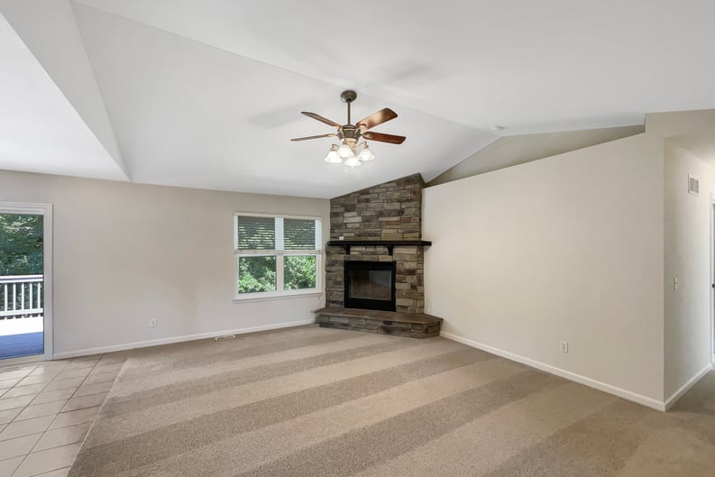 Property photo 2 of 191 Gardenia Dr