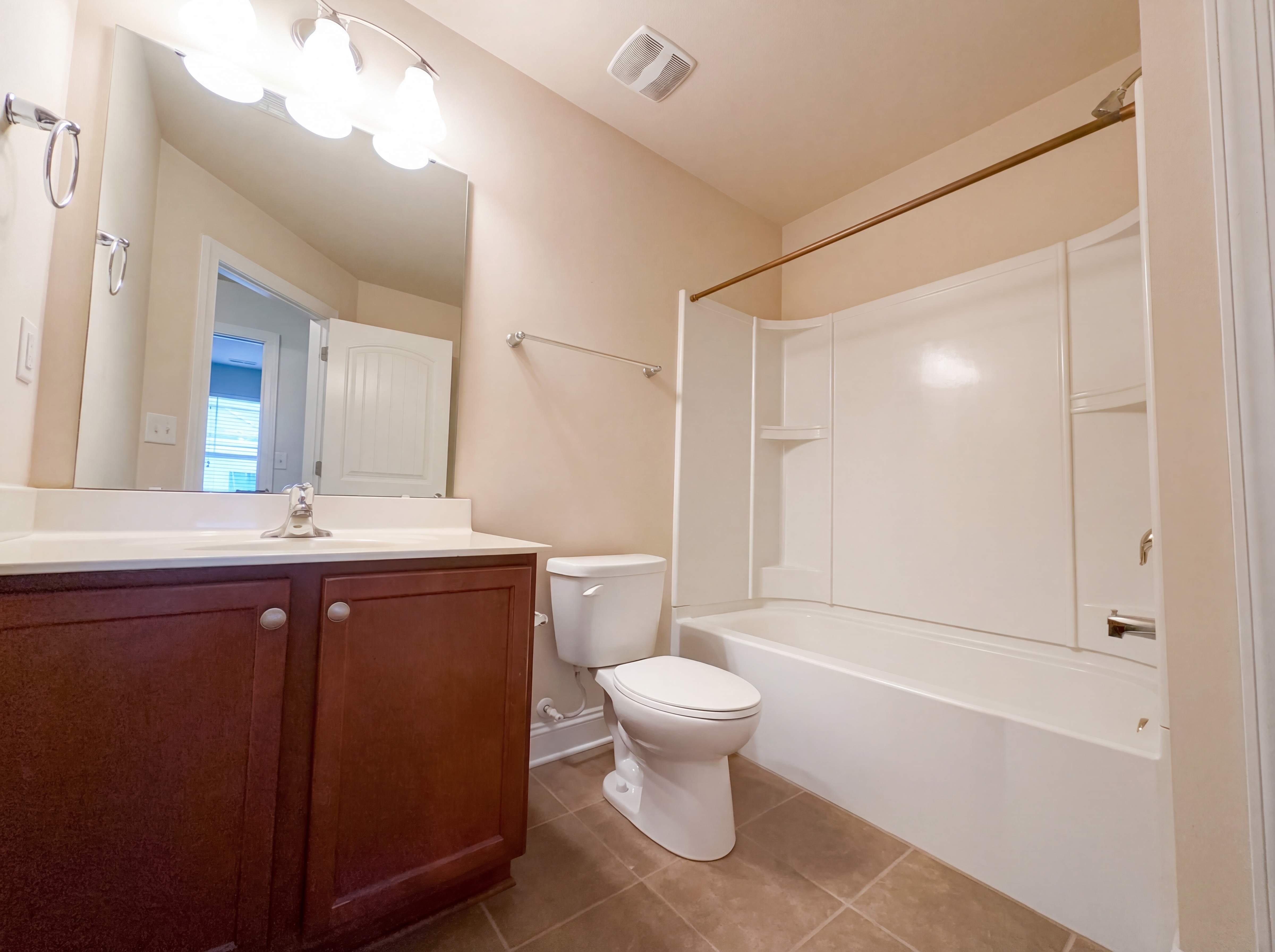 Photo 8 of 21 of 112 Coral Ln, Mooresville, NC