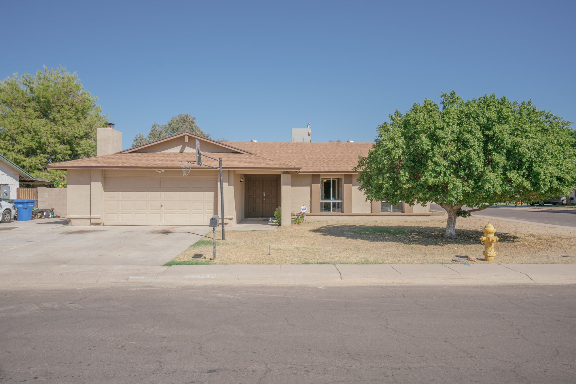 Photo 1 of 26 - 7702 W Catalina Dr, Phoenix, AZ 85033